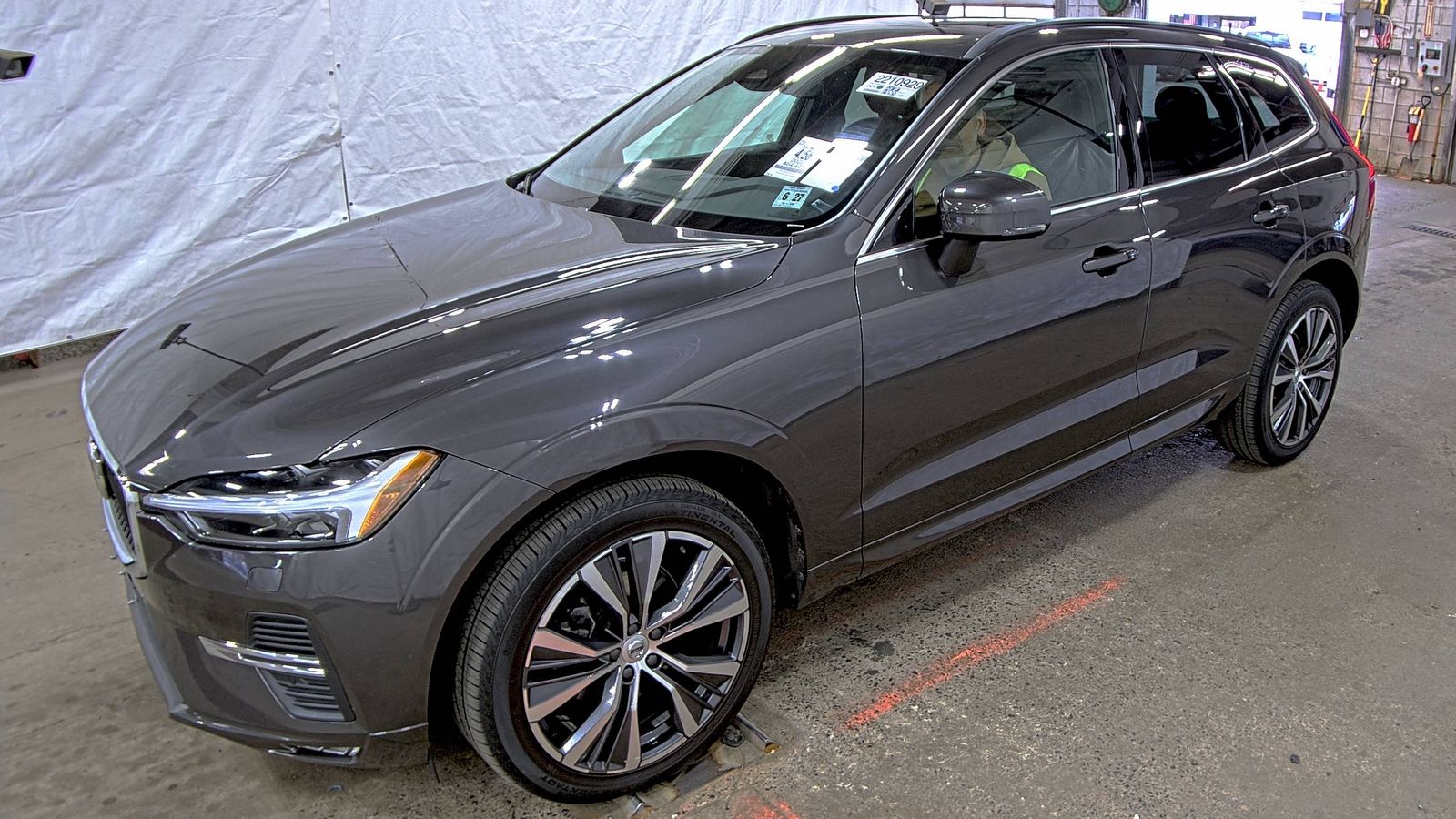 2022 Volvo XC60 B5 Momentum AWD