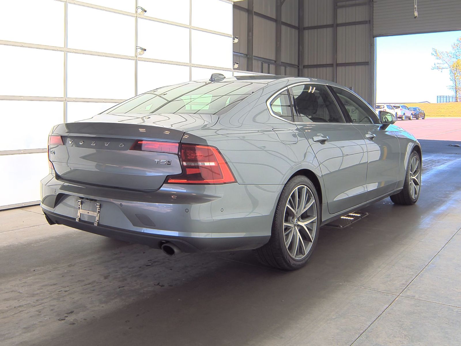 2018 Volvo S90 T5 Momentum AWD