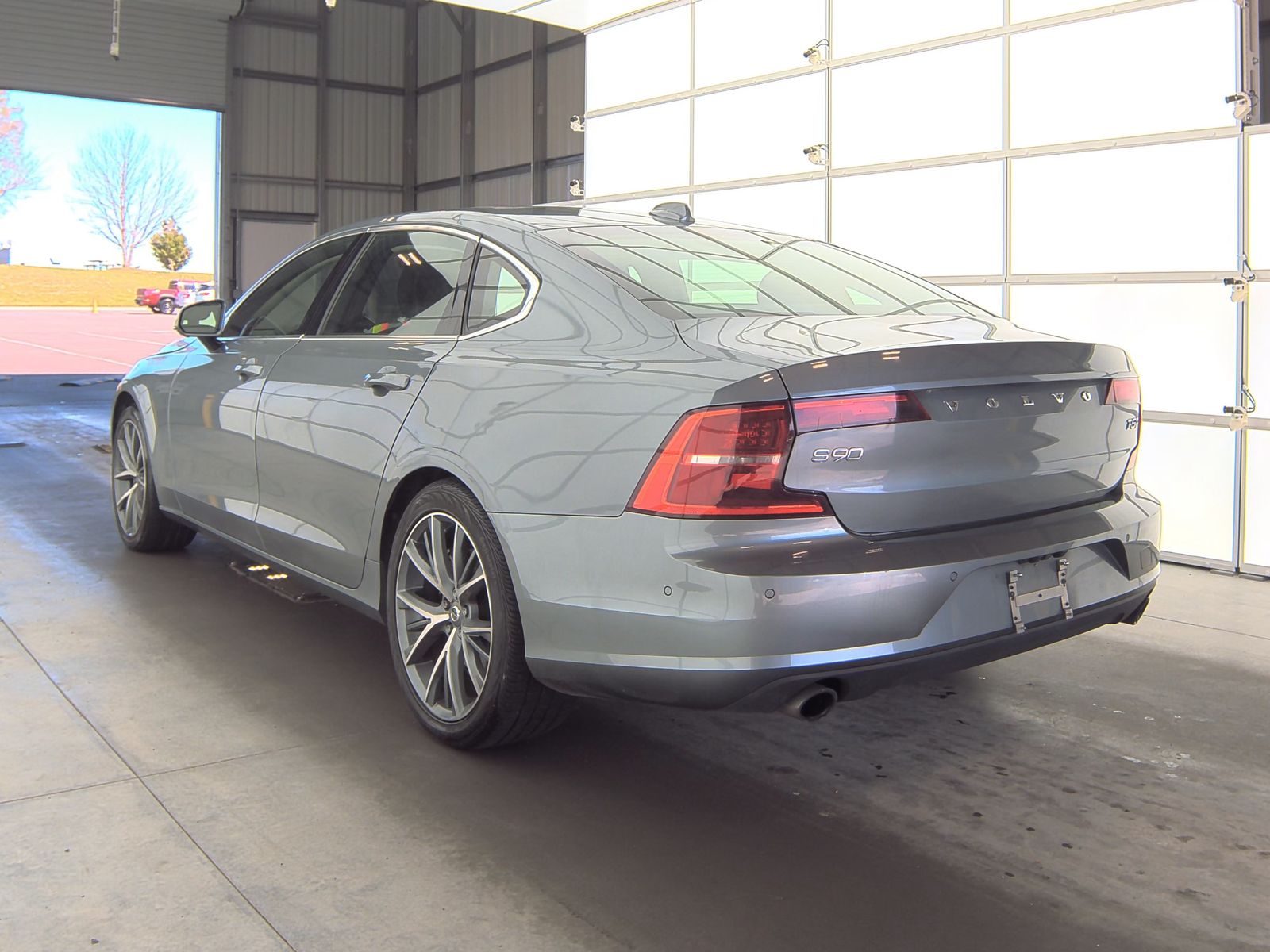 2018 Volvo S90 T5 Momentum AWD