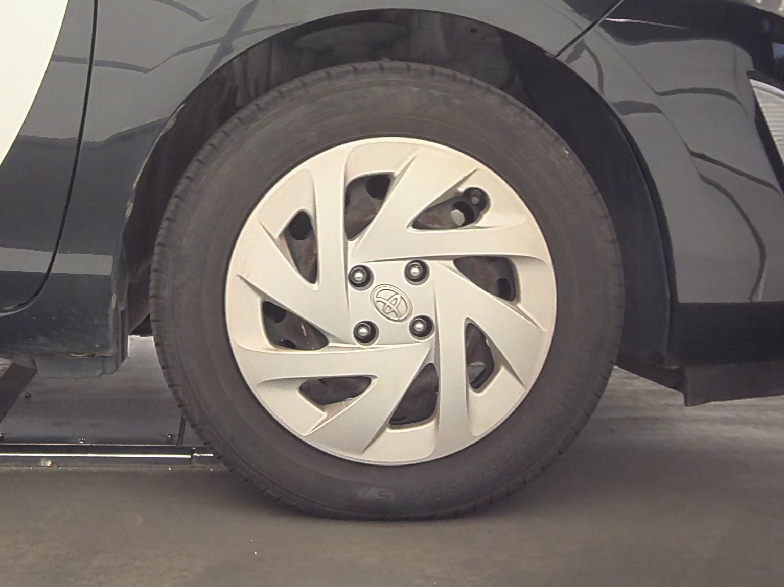 2016 Toyota Prius c Two FWD