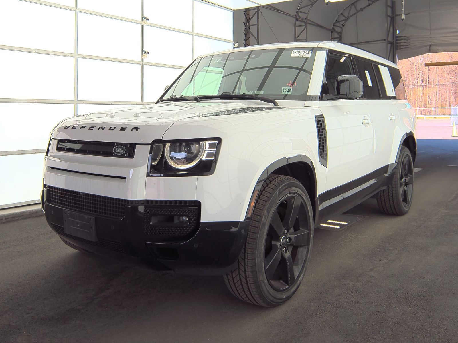 2024 Land Rover Defender 130 X-Dynamic SE AWD