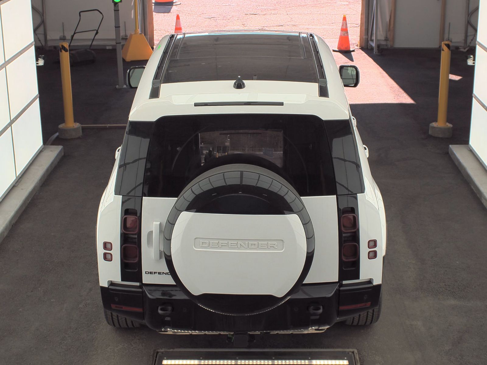 2024 Land Rover Defender 130 X-Dynamic SE AWD