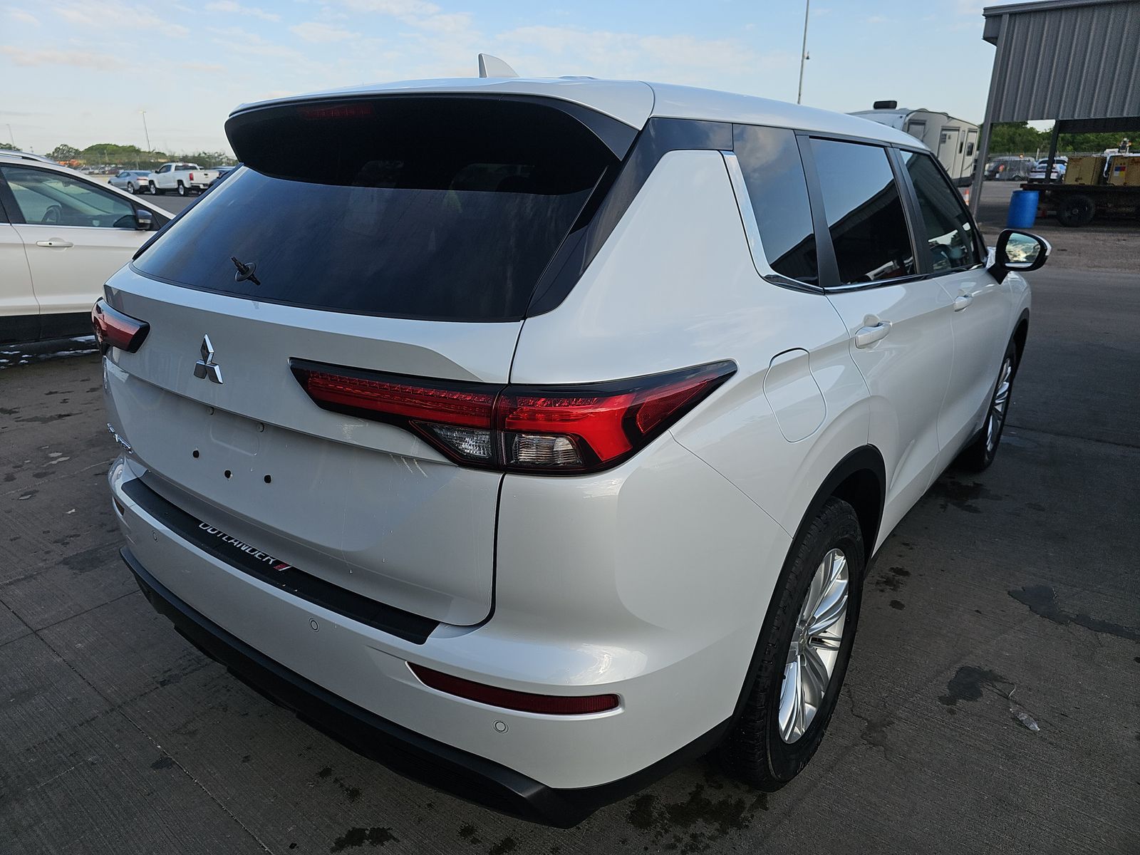 2024 Mitsubishi Outlander ES FWD
