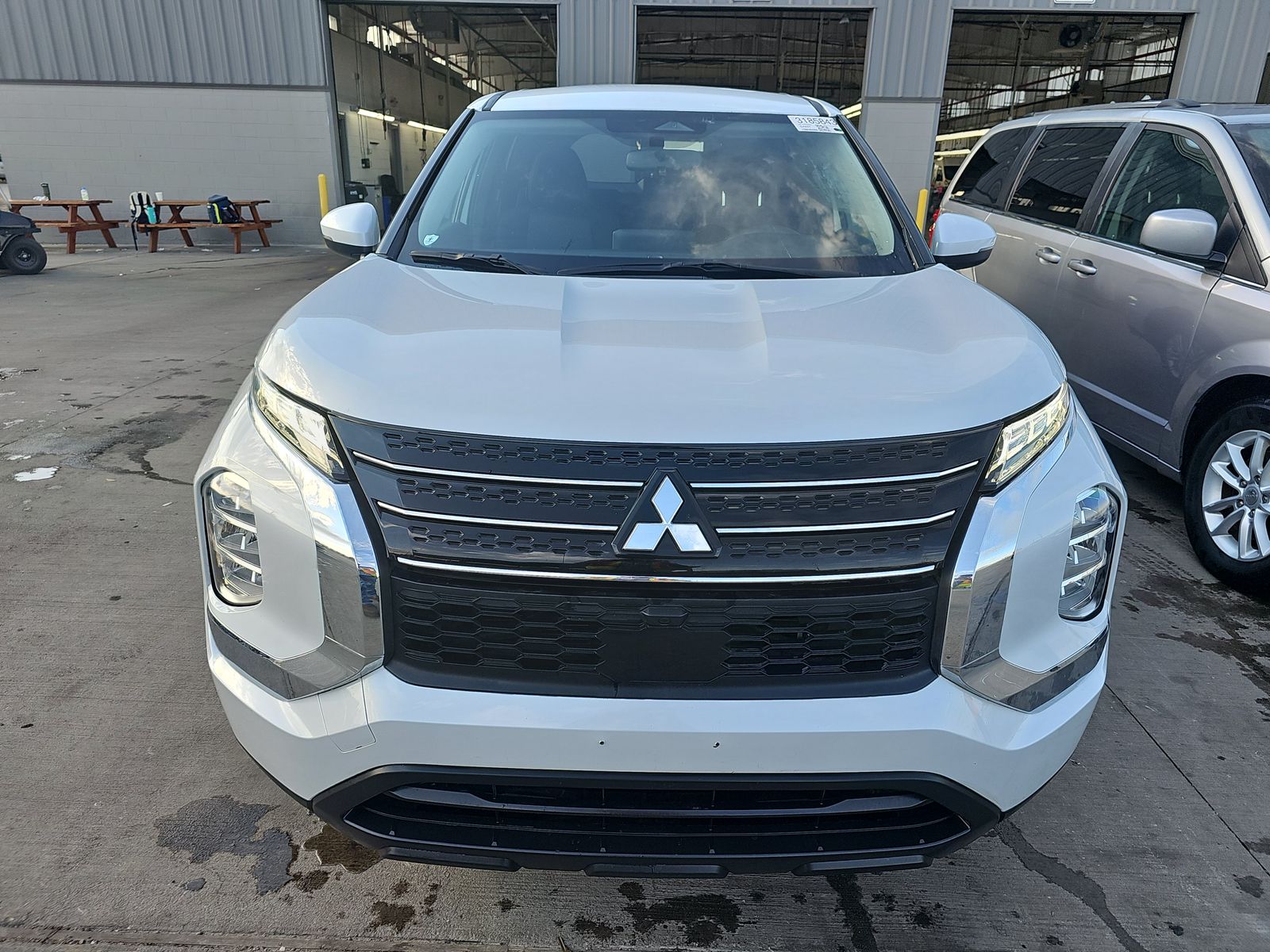 2024 Mitsubishi Outlander ES FWD