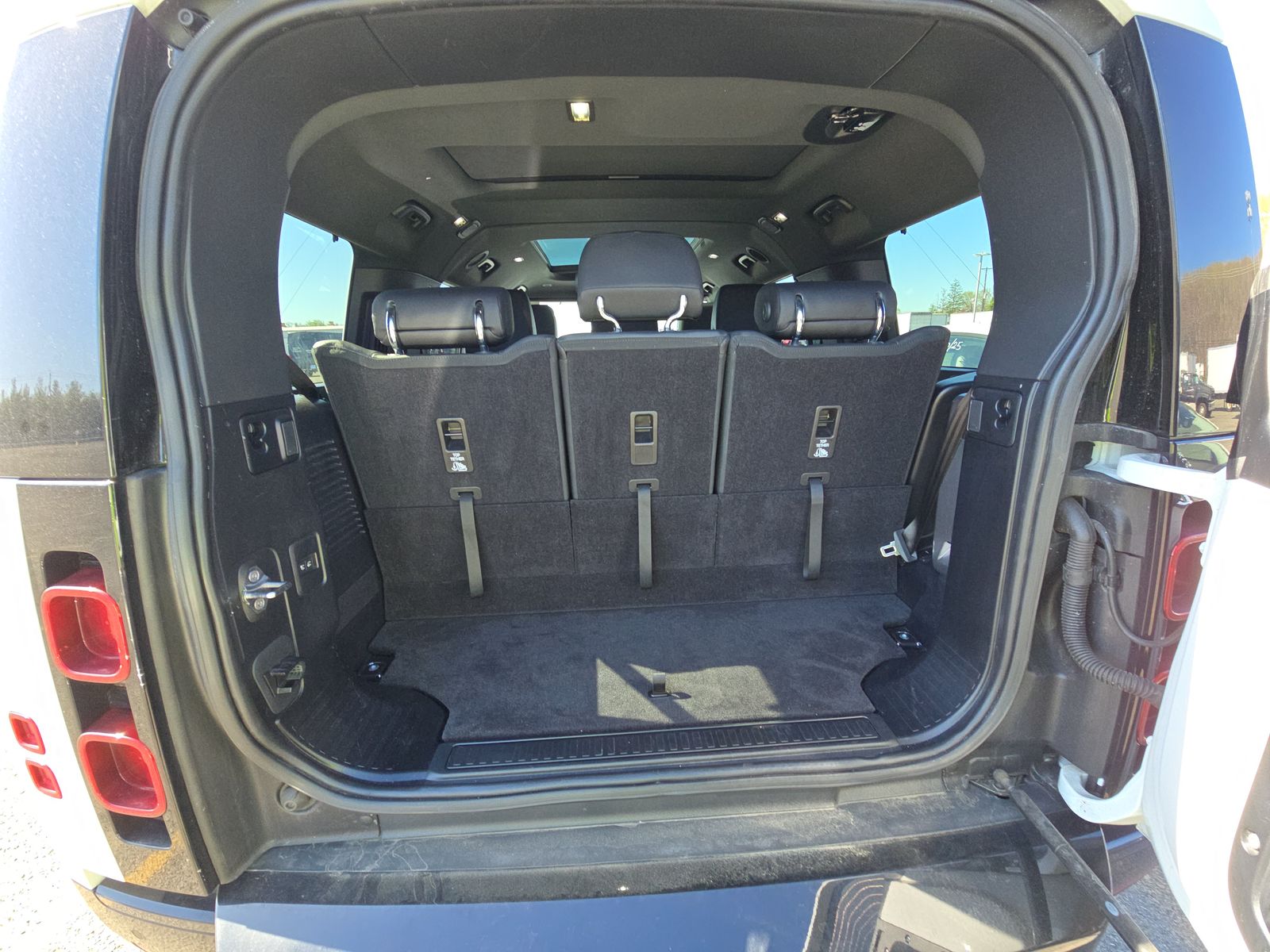 2024 Land Rover Defender 130 X-Dynamic SE AWD