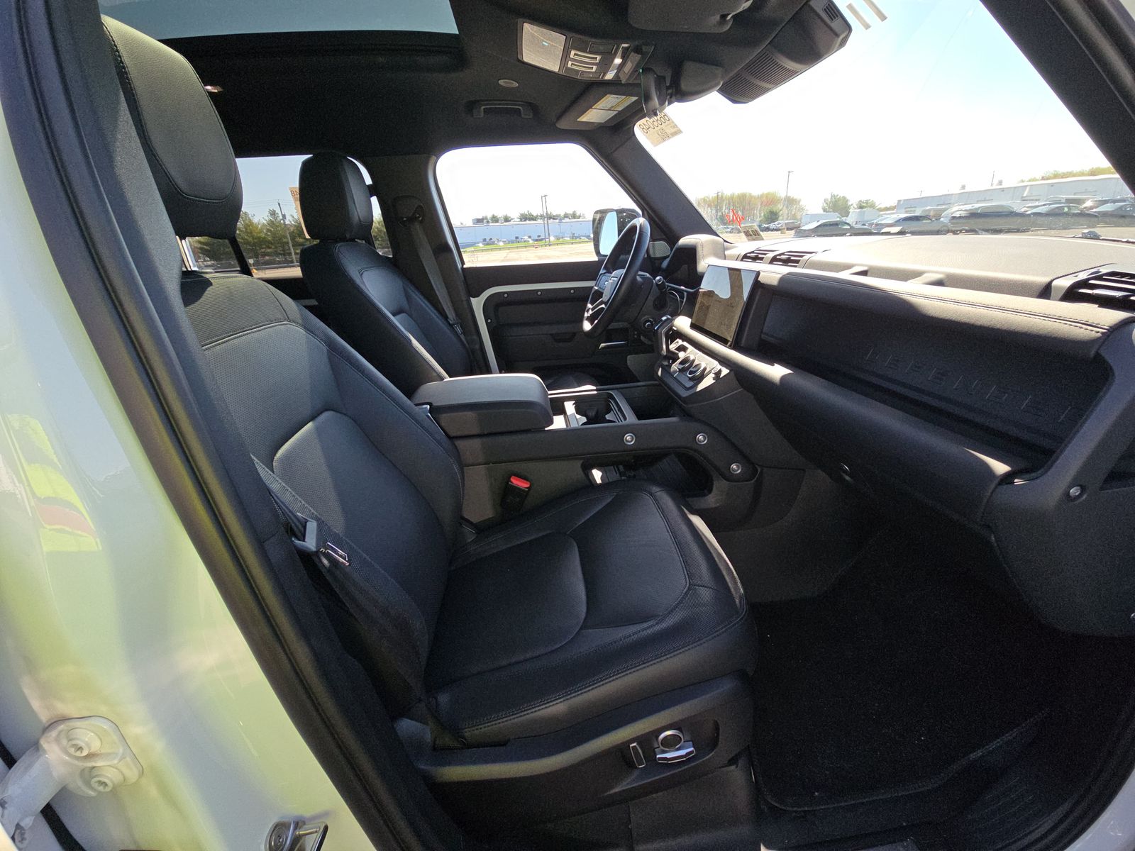 2024 Land Rover Defender 130 X-Dynamic SE AWD