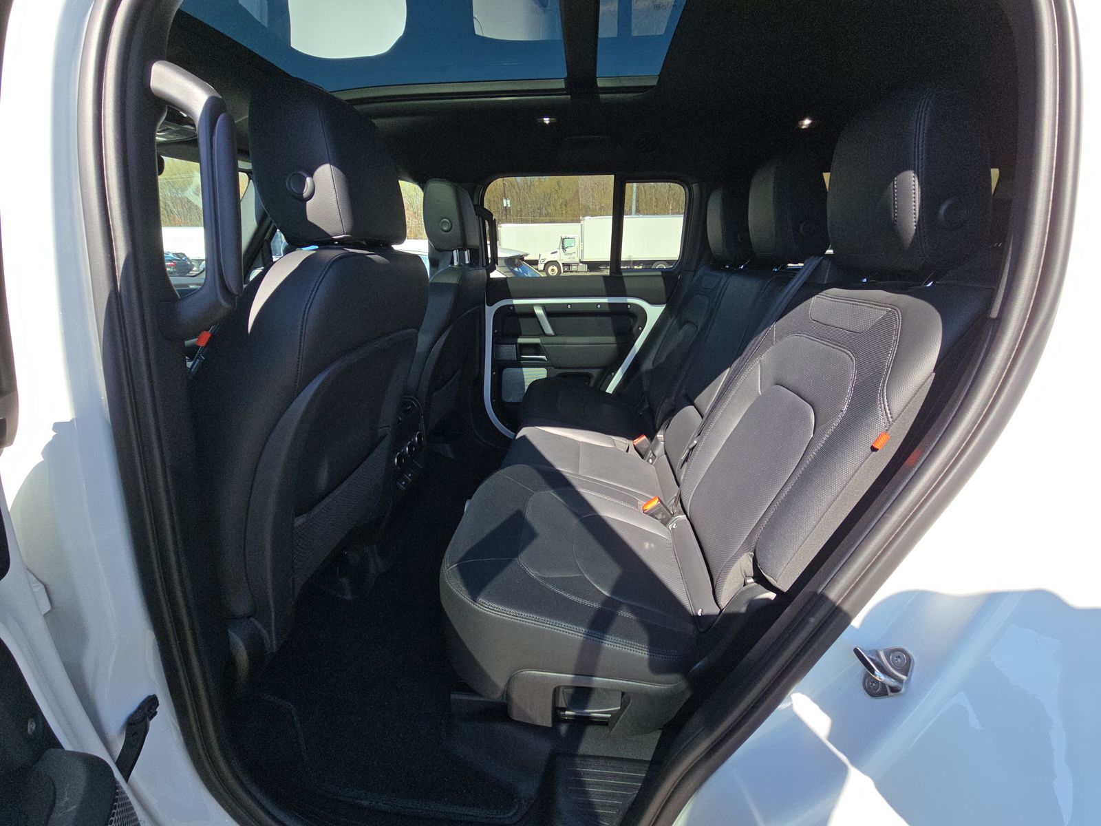 2024 Land Rover Defender 130 X-Dynamic SE AWD