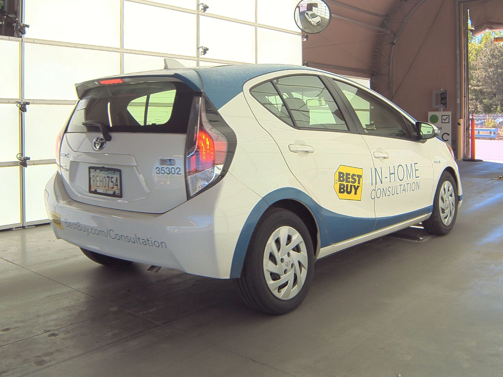2016 Toyota Prius c Two FWD