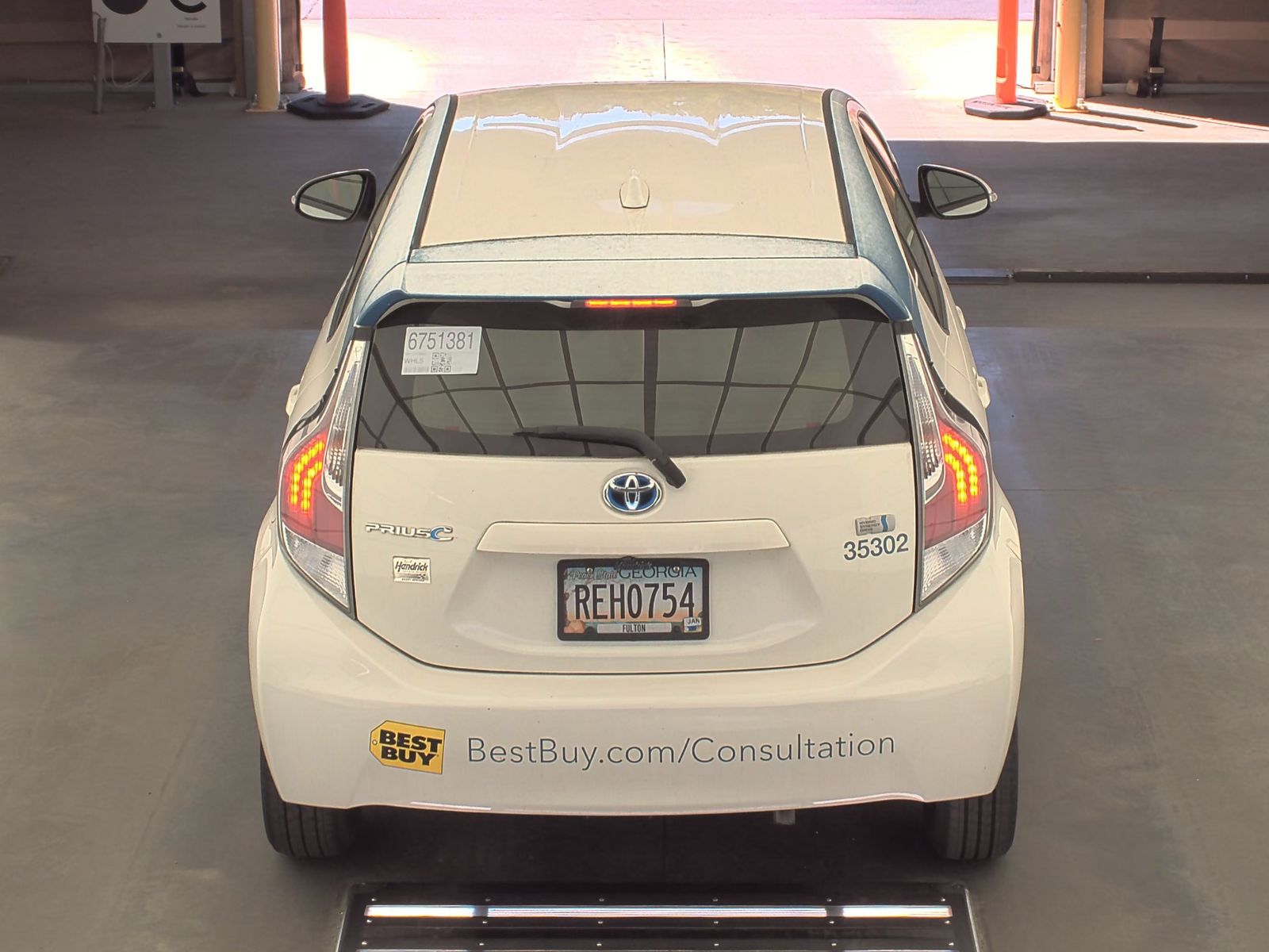 2016 Toyota Prius c Two FWD