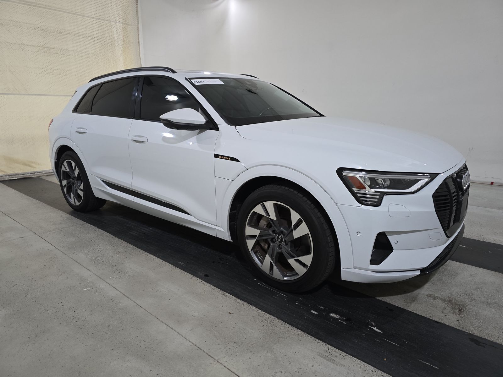 2021 Audi e-tron Premium AWD