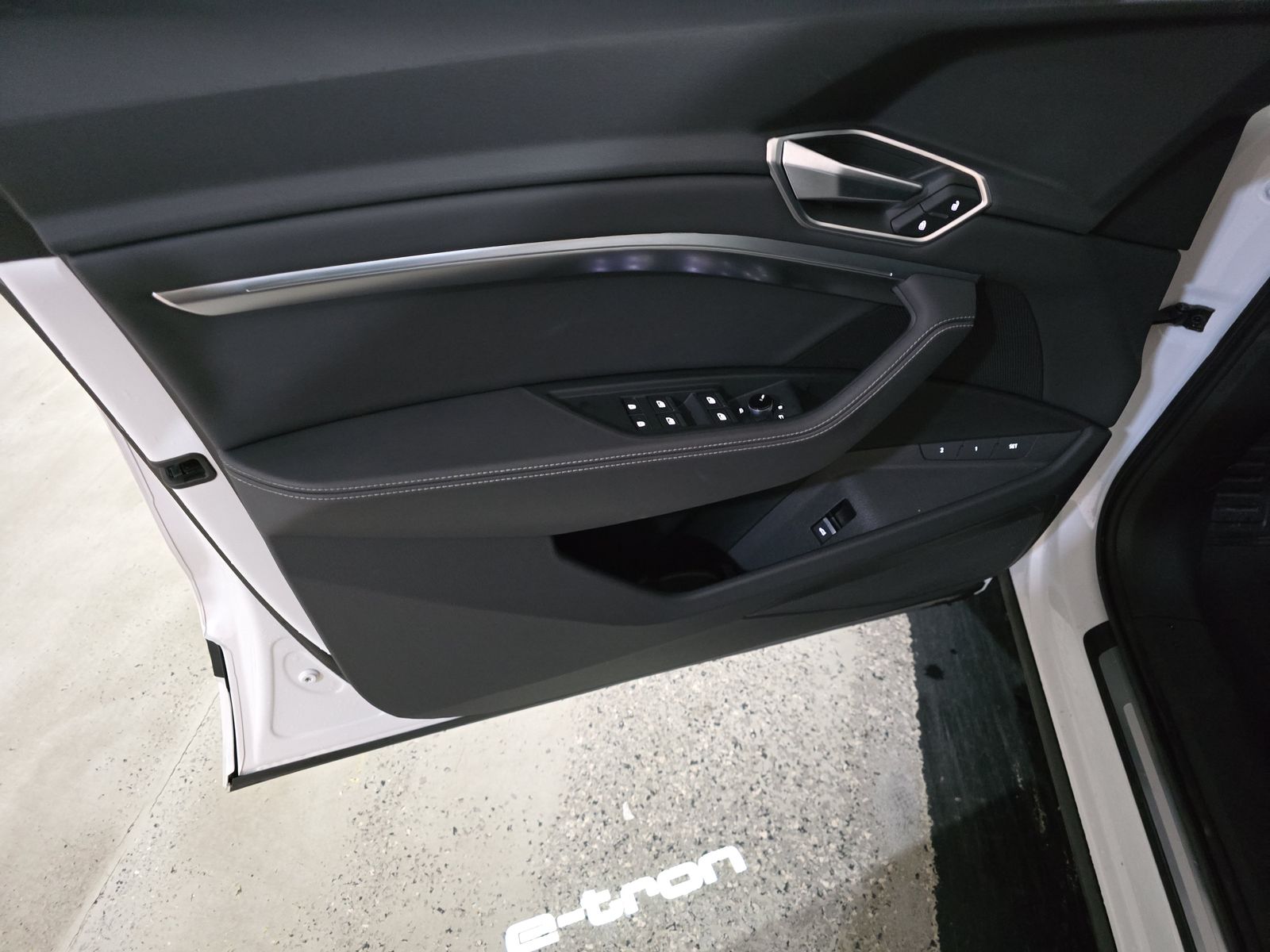 2021 Audi e-tron Premium AWD