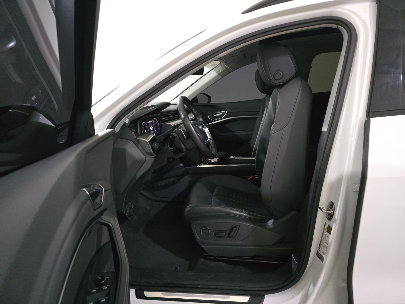 2021 Audi e-tron Premium AWD