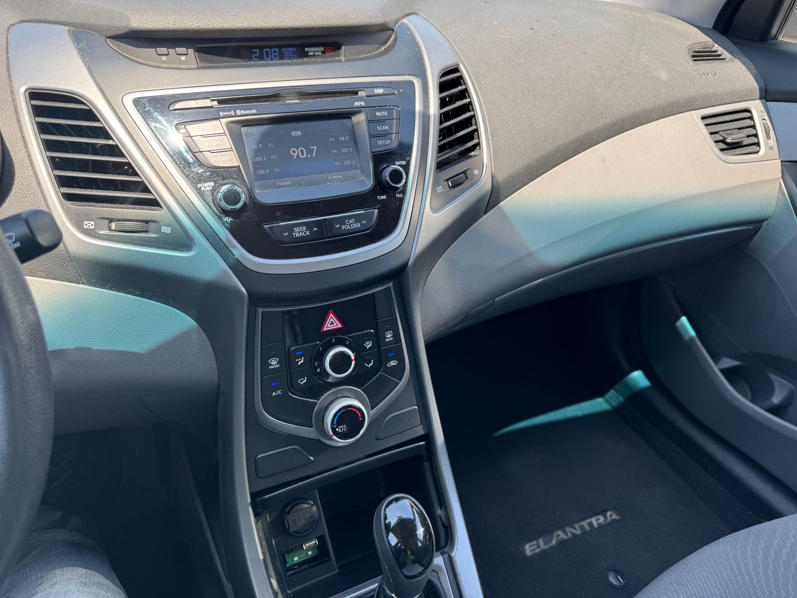 2015 Hyundai Elantra SE FWD