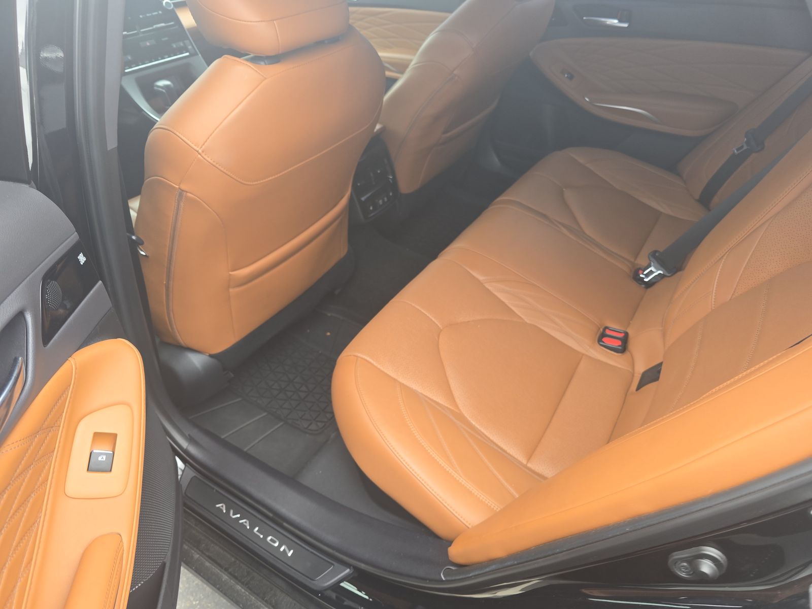 2021 Toyota Avalon Hybrid Limited FWD