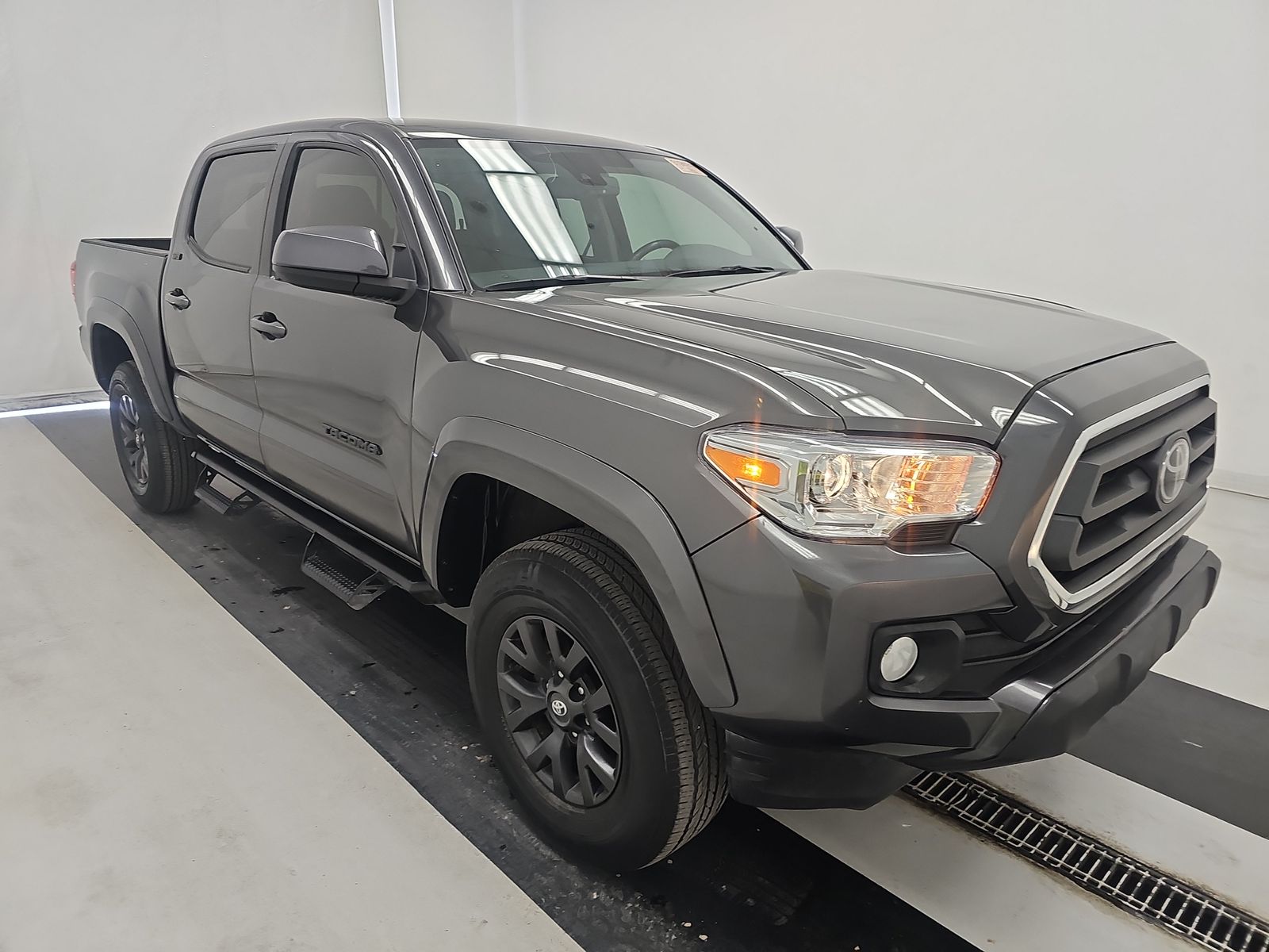 2022 Toyota Tacoma SR5 RWD