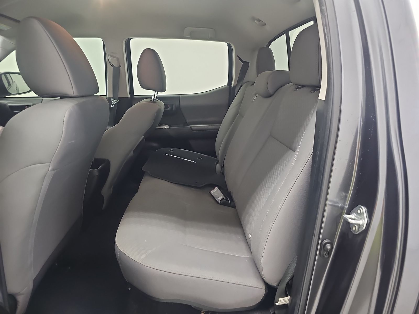 2022 Toyota Tacoma SR5 RWD