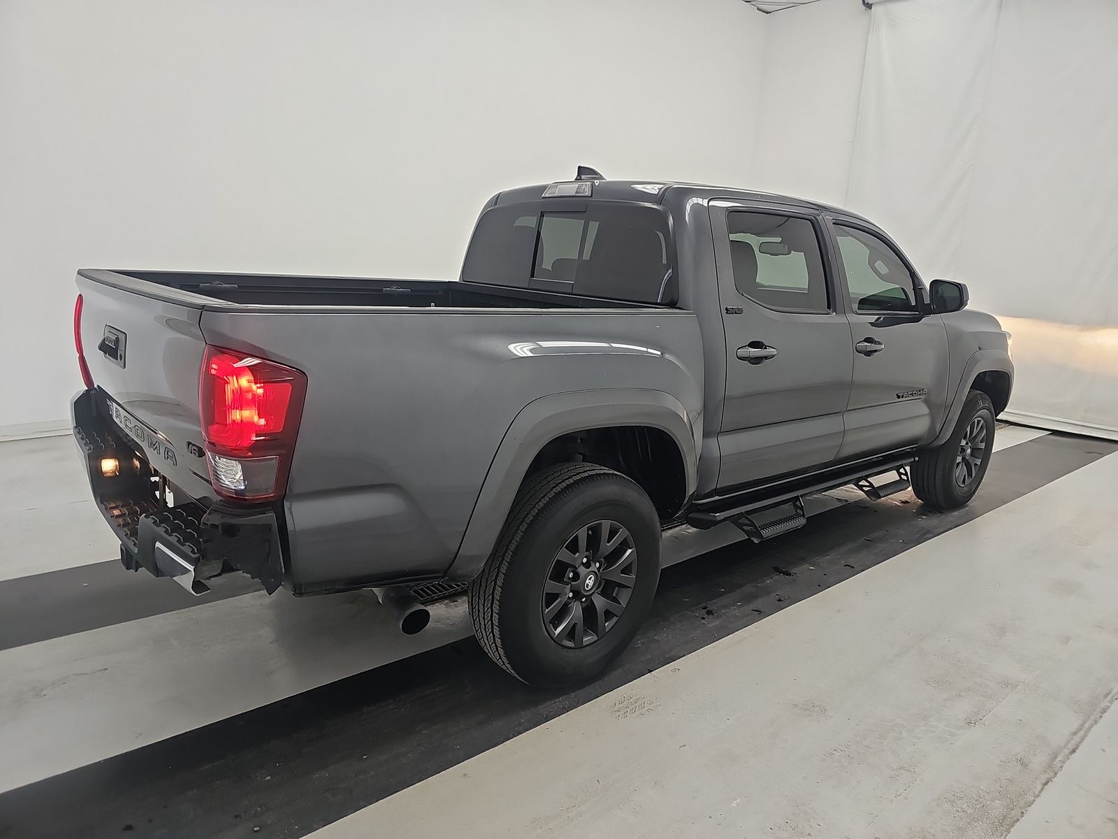 2022 Toyota Tacoma SR5 RWD