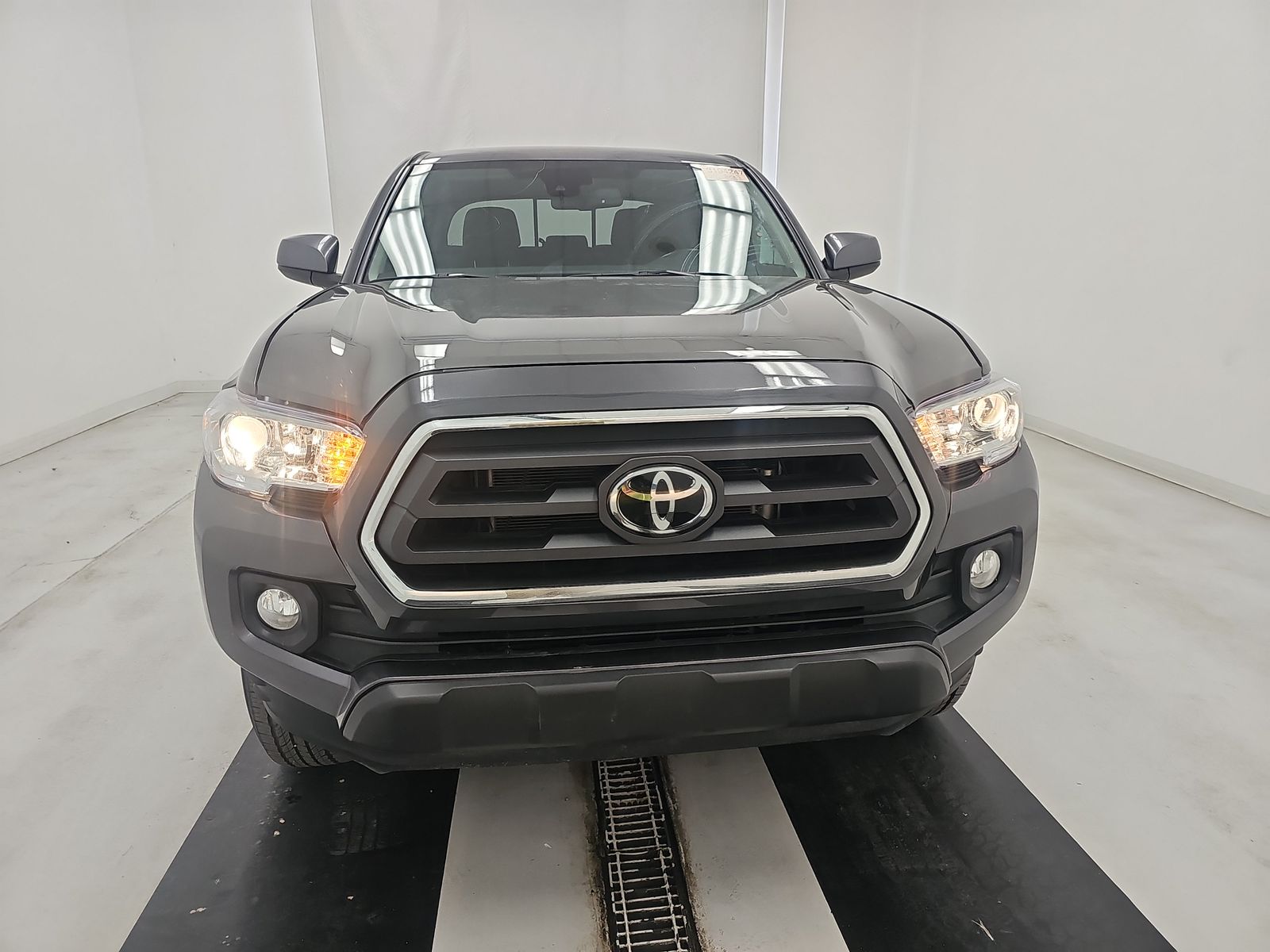 2022 Toyota Tacoma SR5 RWD