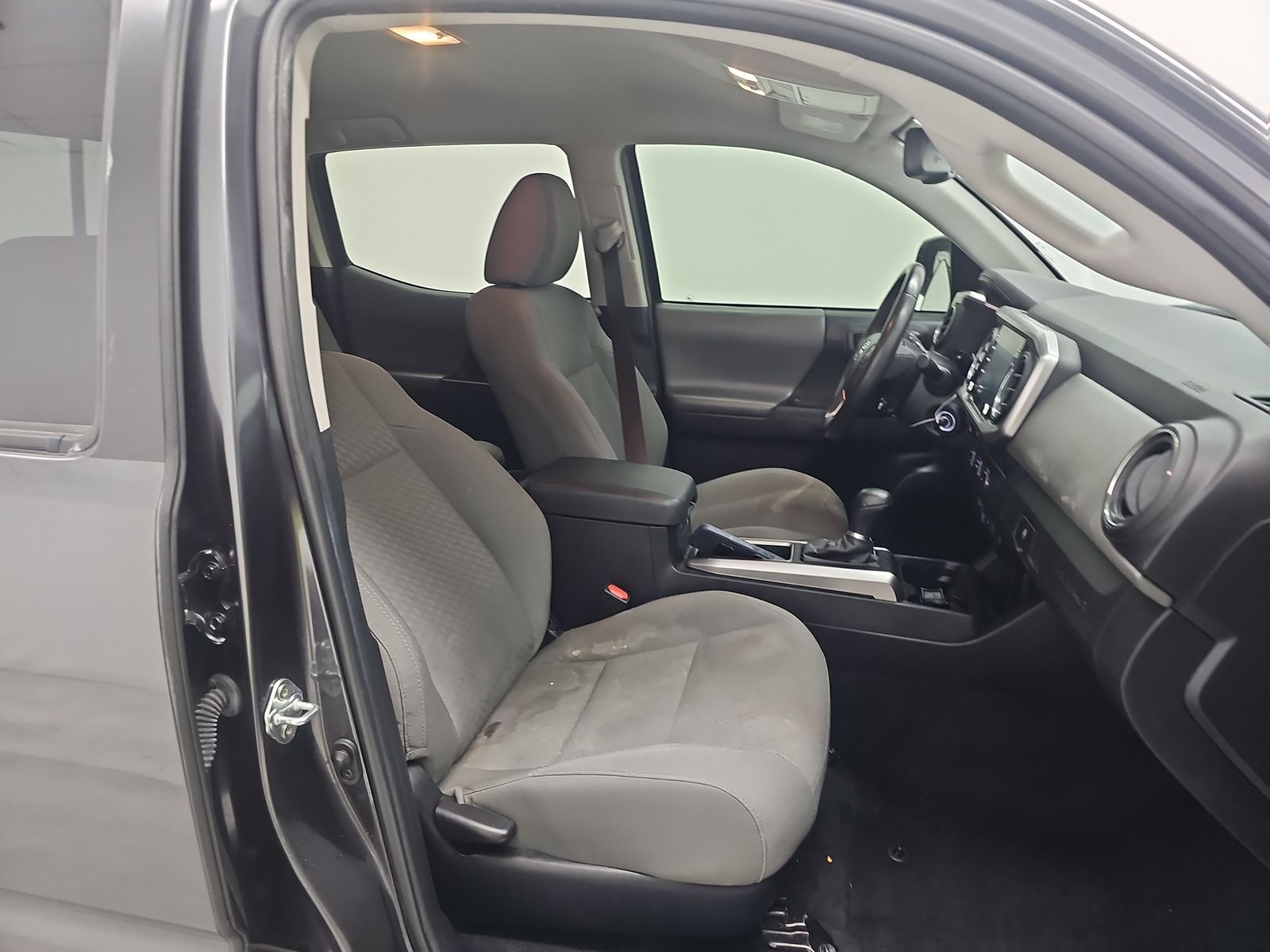 2022 Toyota Tacoma SR5 RWD