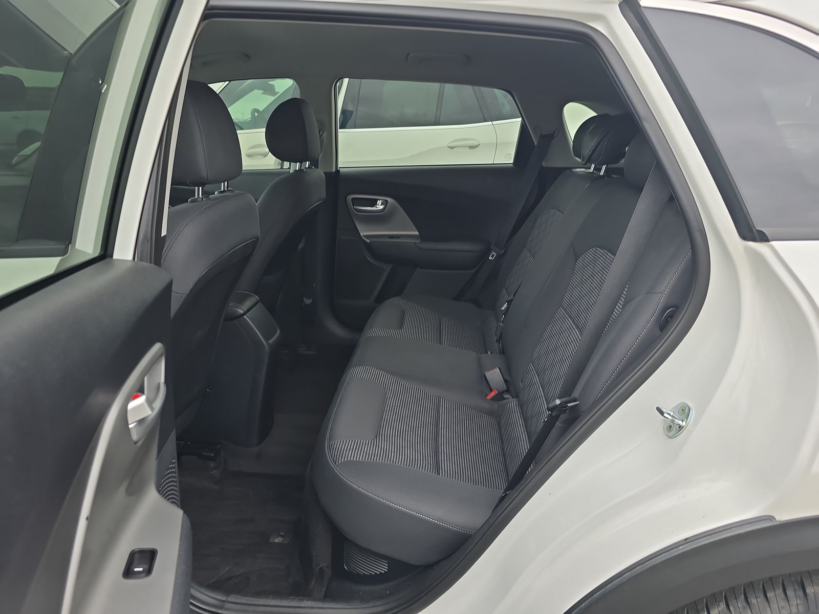 2022 Kia Niro LX FWD