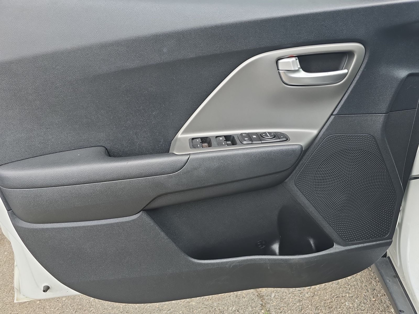 2022 Kia Niro LX FWD