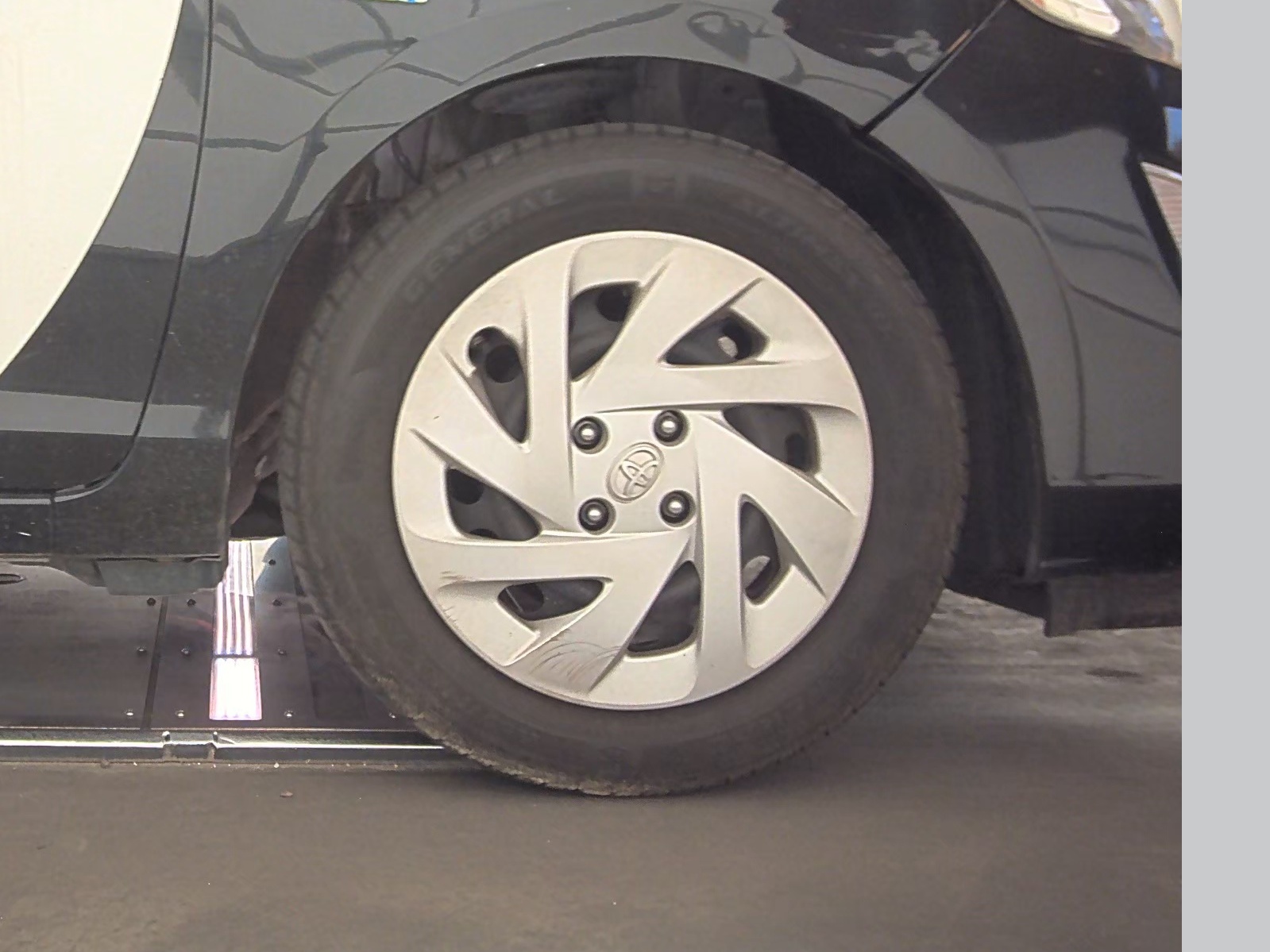 2016 Toyota Prius c Two FWD