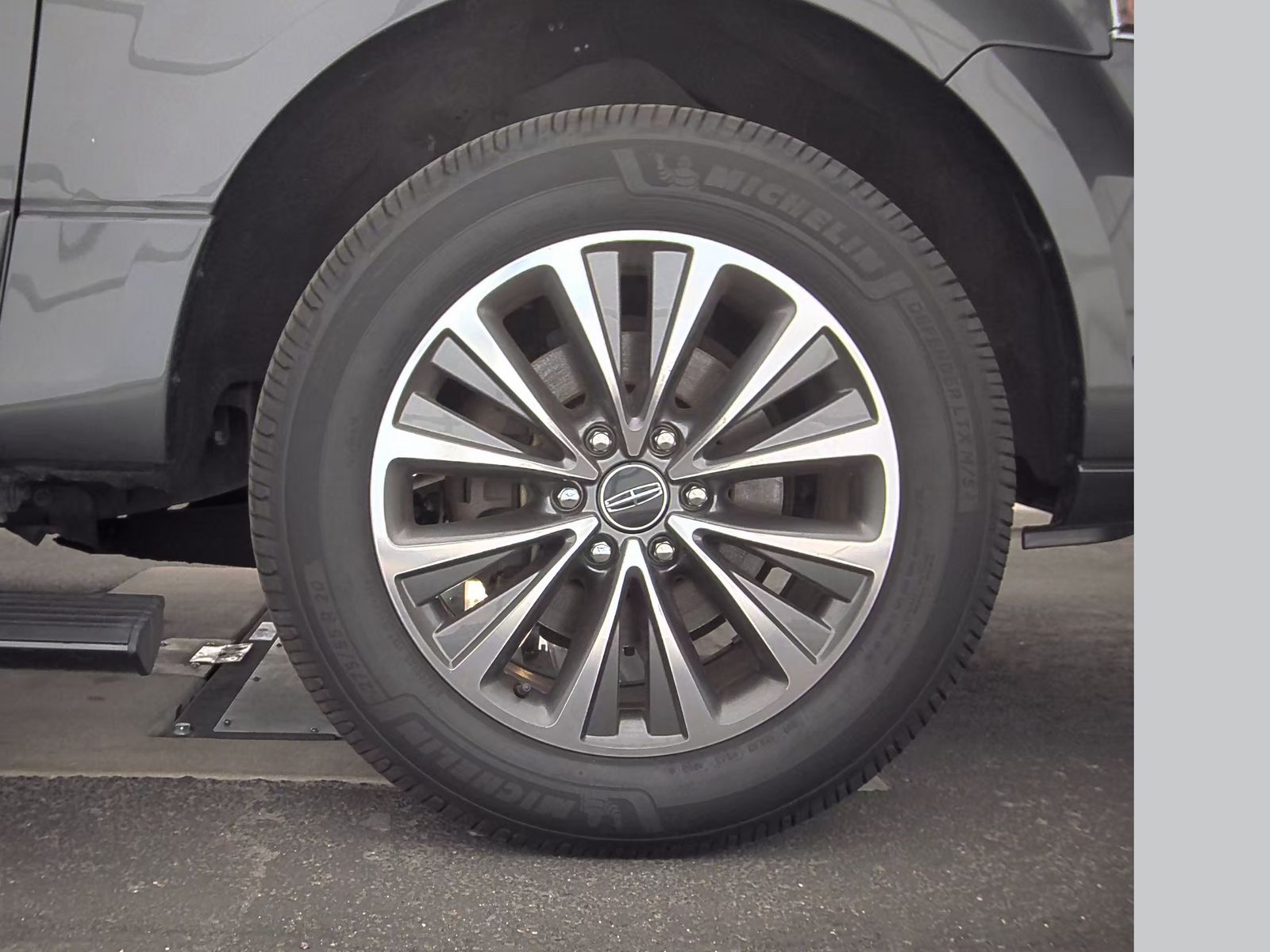 2017 Lincoln Navigator Select RWD