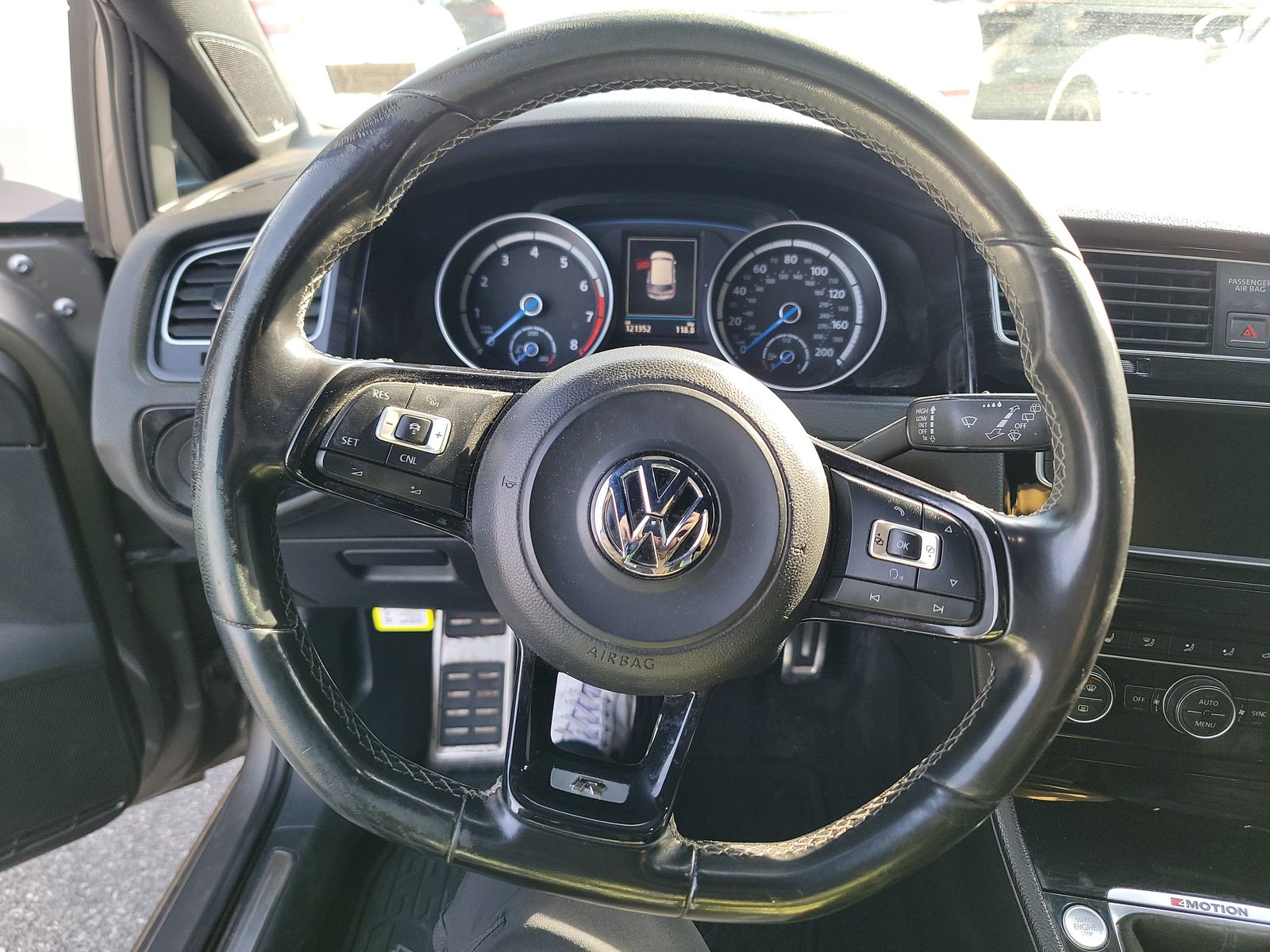2017 Volkswagen Golf R 2.0T AWD
