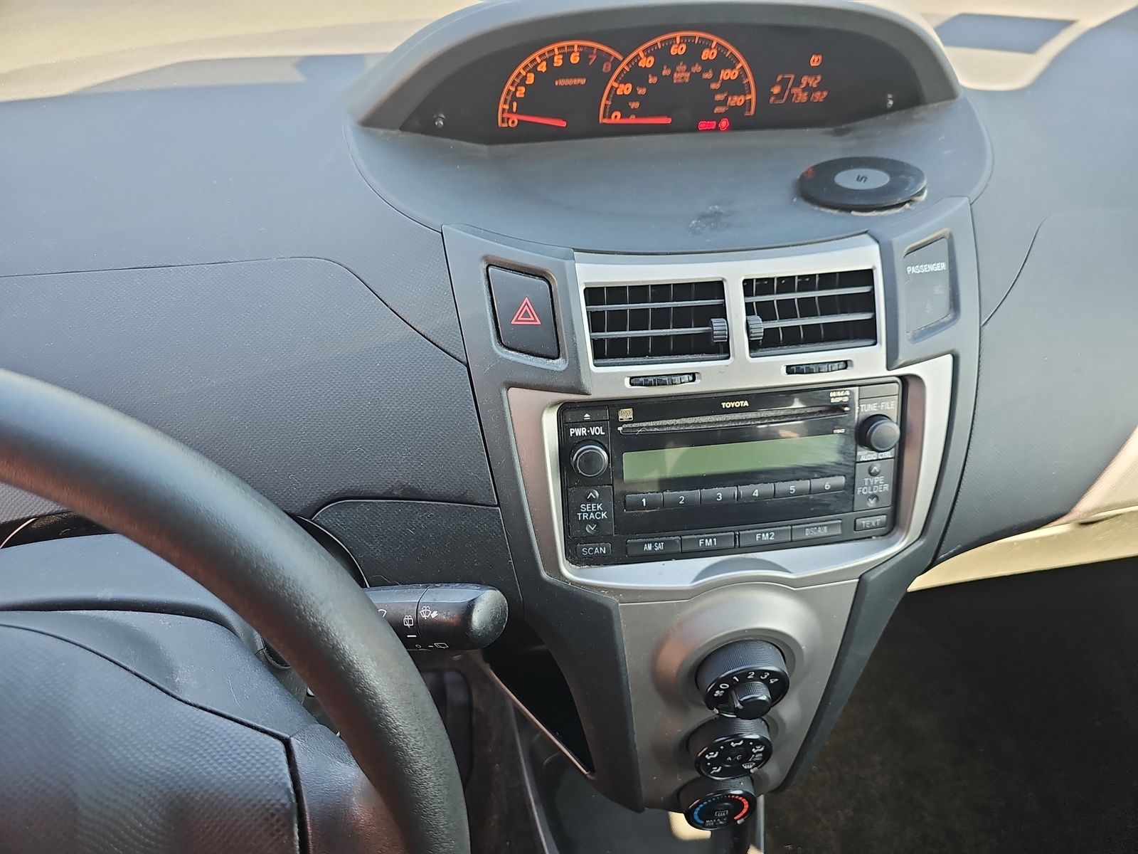 2010 Toyota Yaris Base FWD