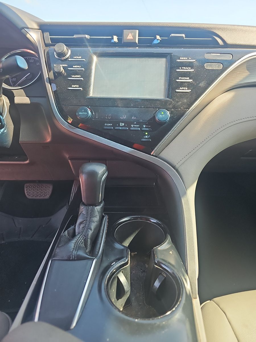 2018 Toyota Camry SE FWD