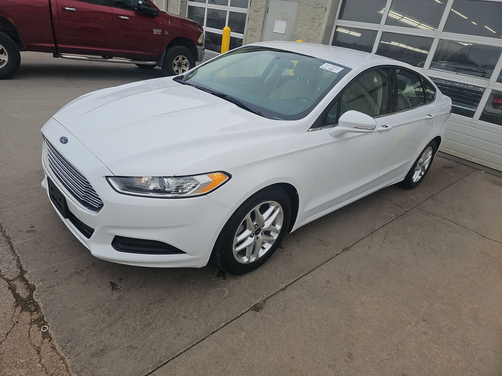 2015 Ford Fusion SE FWD