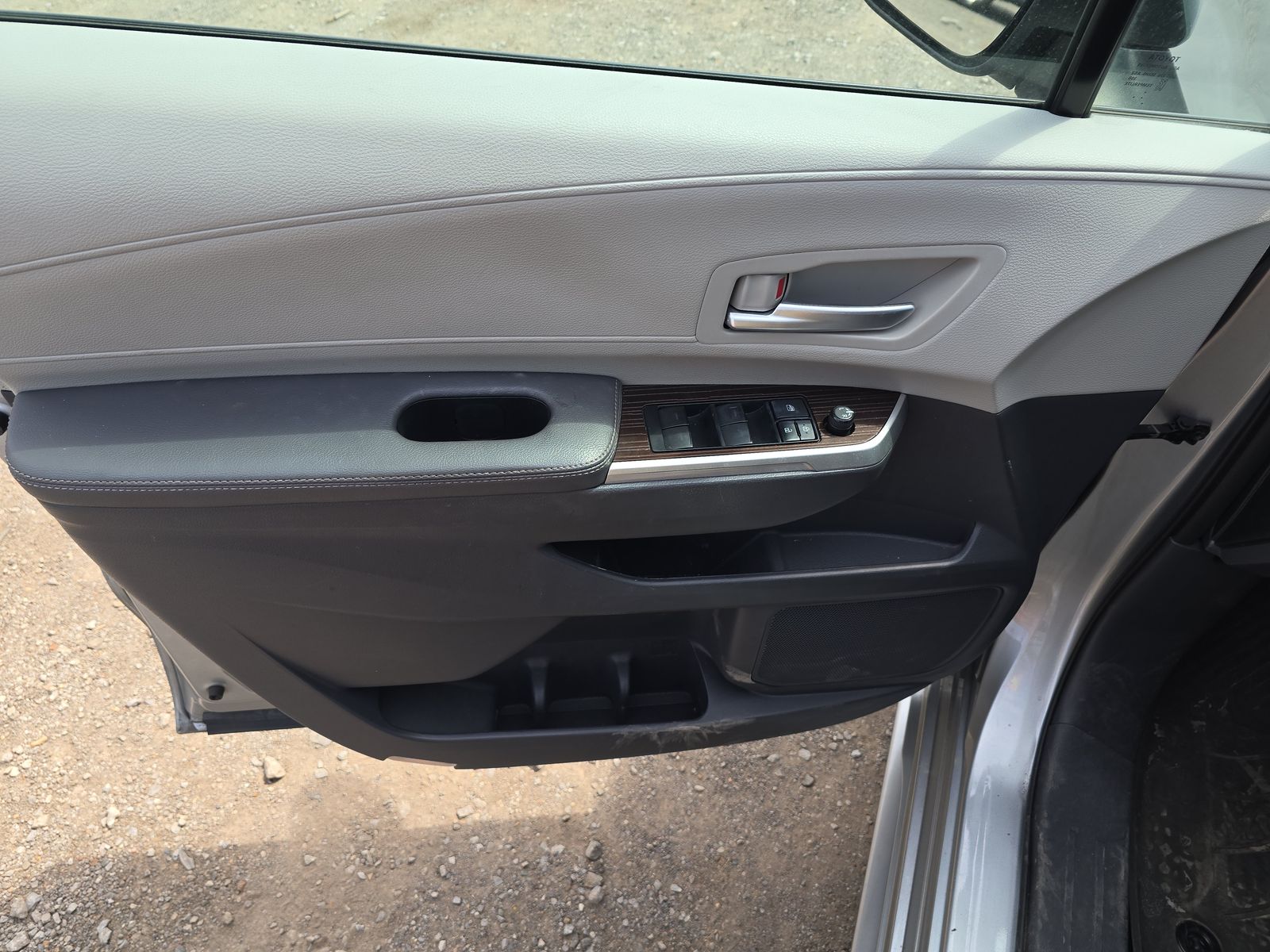 2021 Toyota Sienna XLE FWD