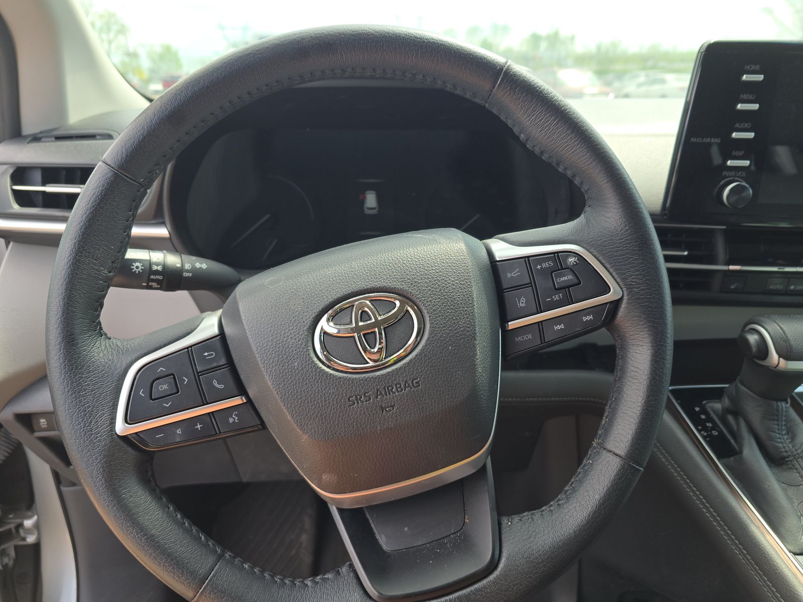 2021 Toyota Sienna XLE FWD