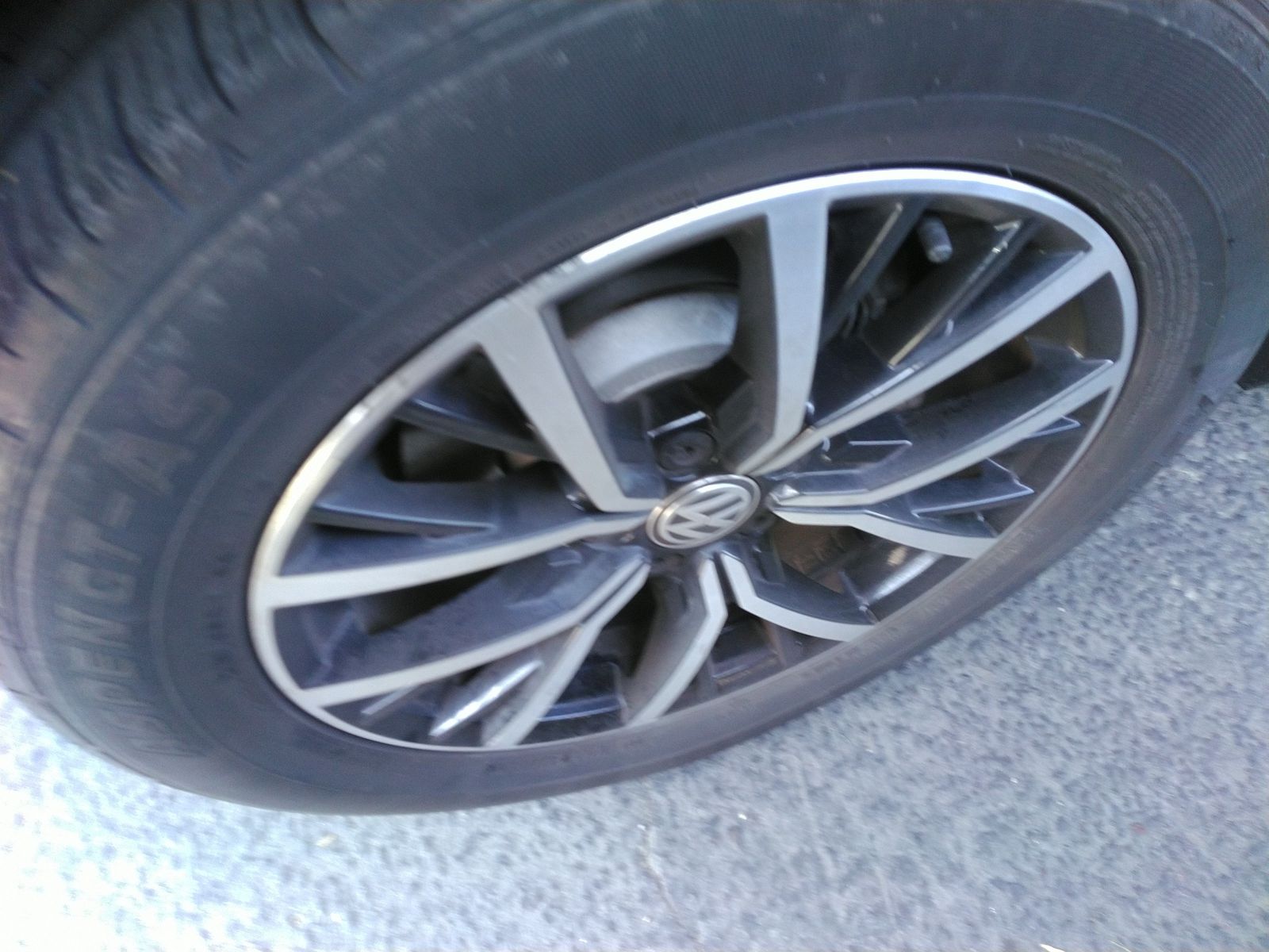 2021 Volkswagen Tiguan 2.0T SE FWD