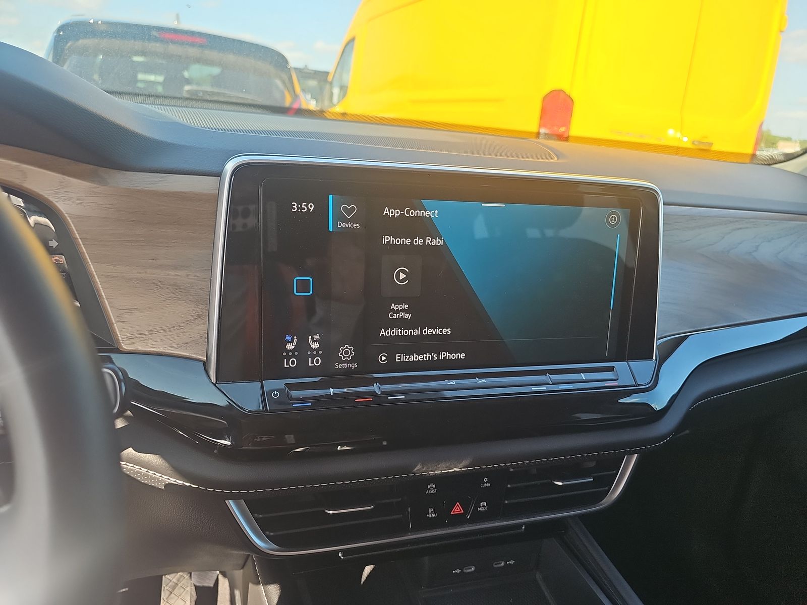2024 Volkswagen Atlas 2.0T SE FWD