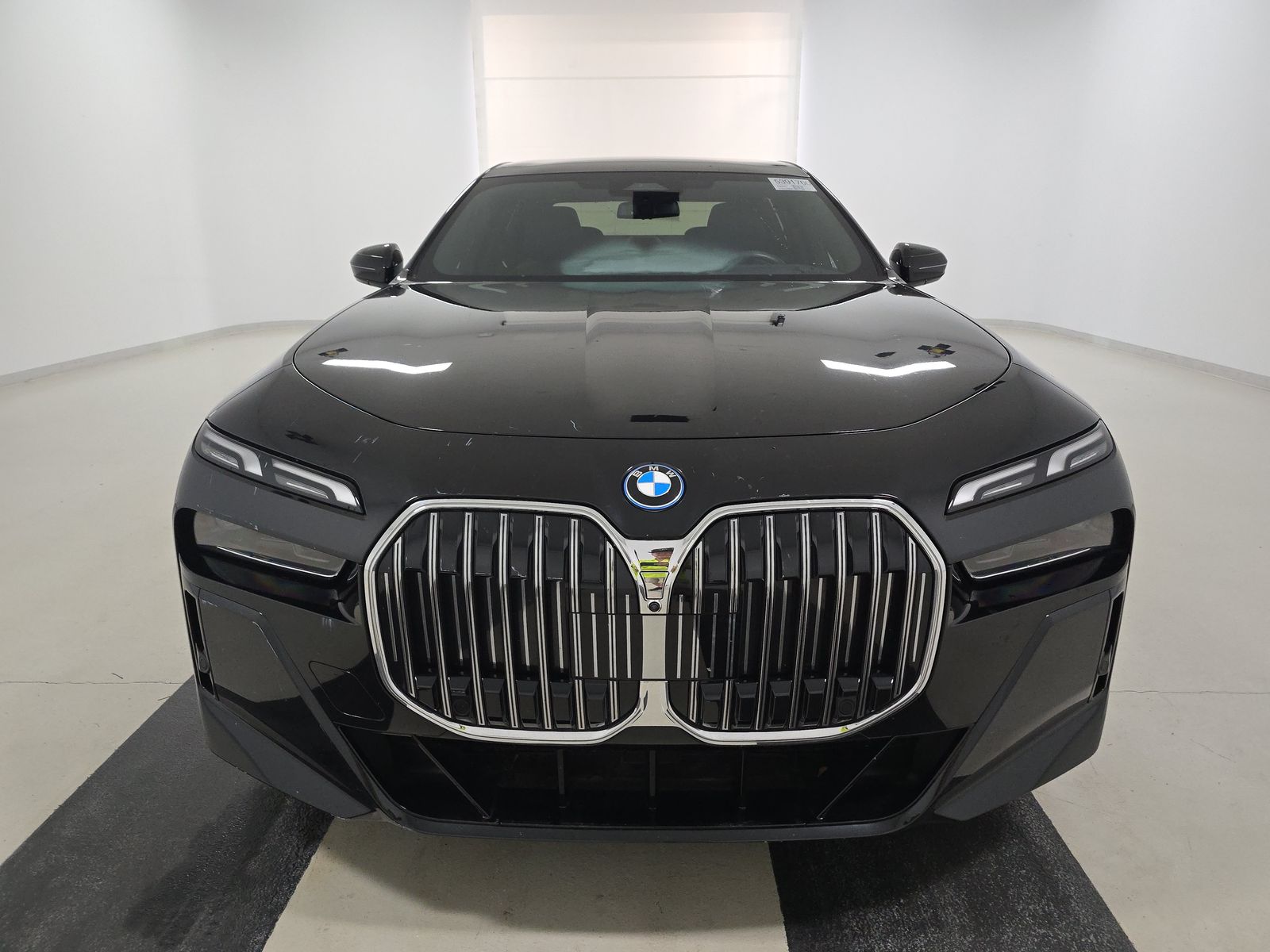 2024 BMW 7 Series 750e xDrive AWD