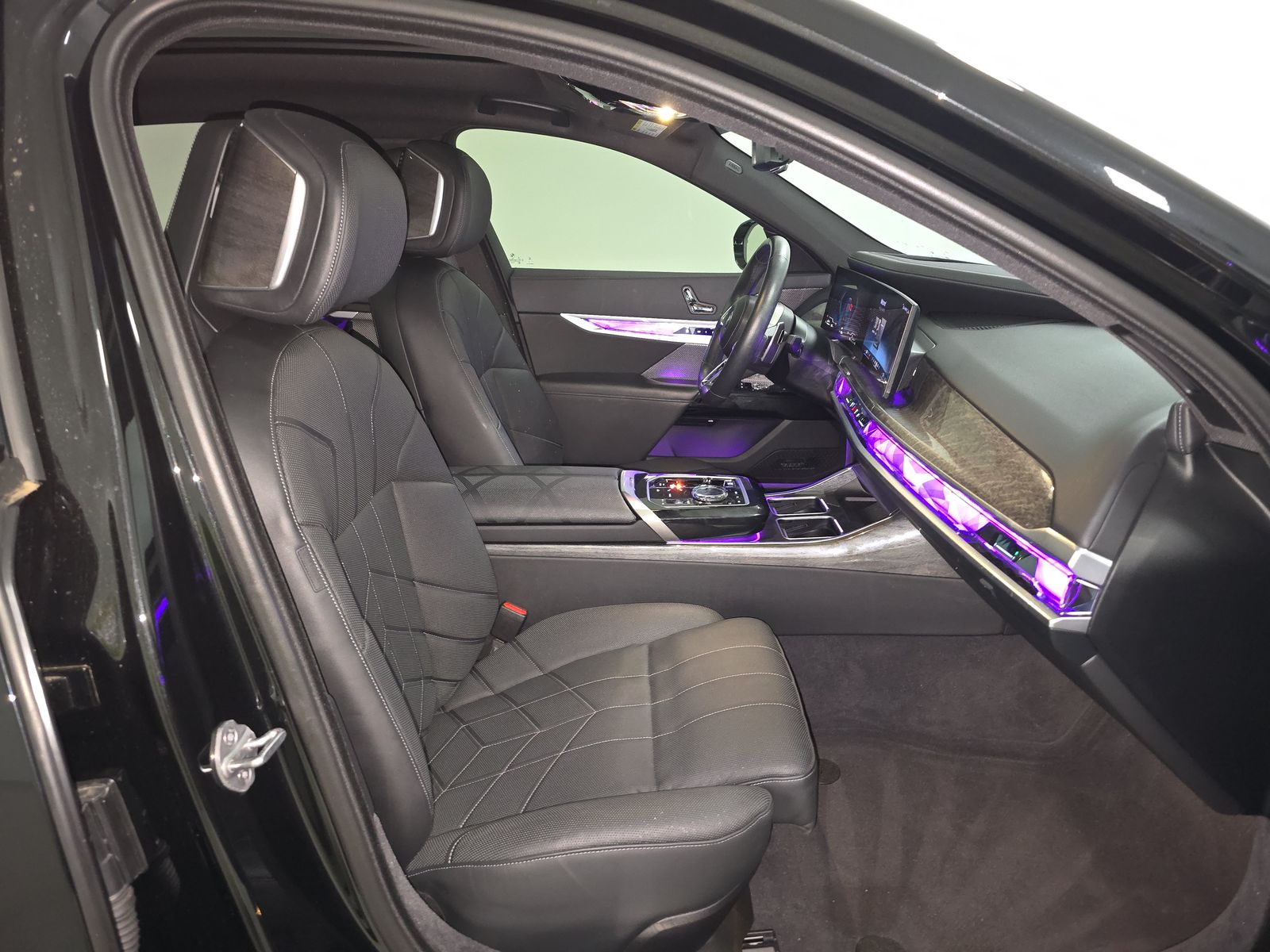 2024 BMW 7 Series 750e xDrive AWD