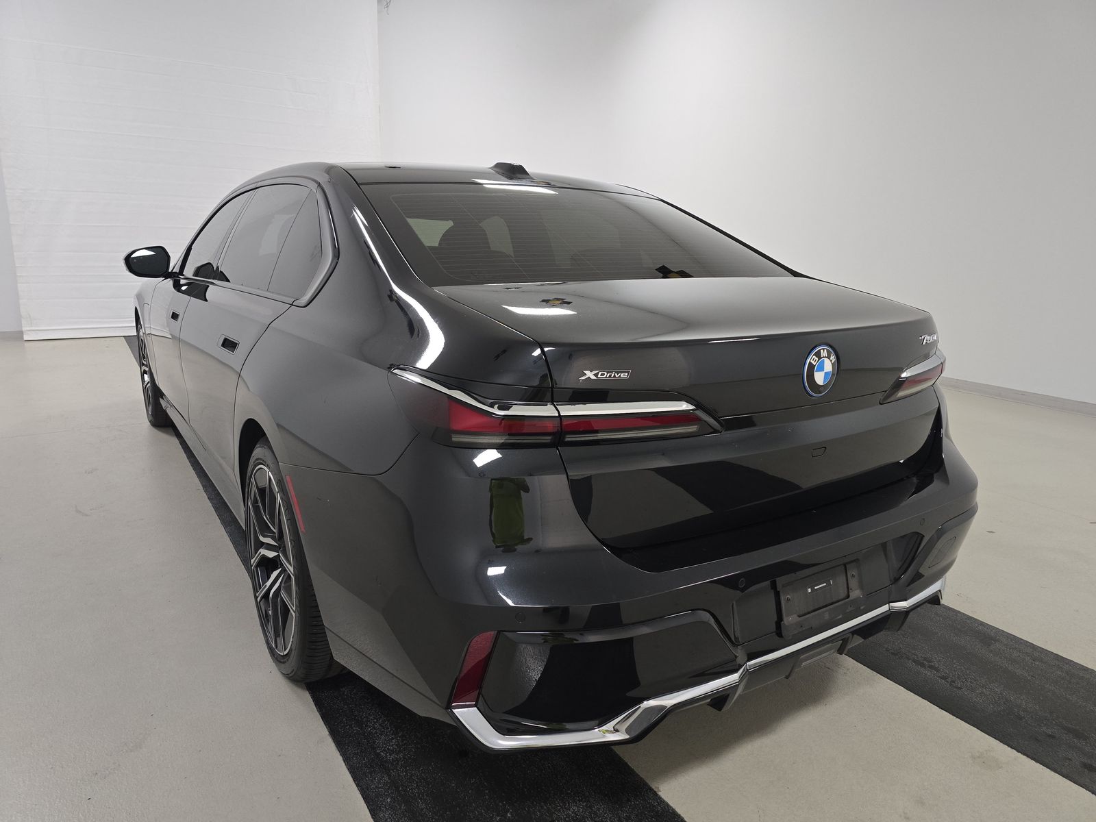 2024 BMW 7 Series 750e xDrive AWD