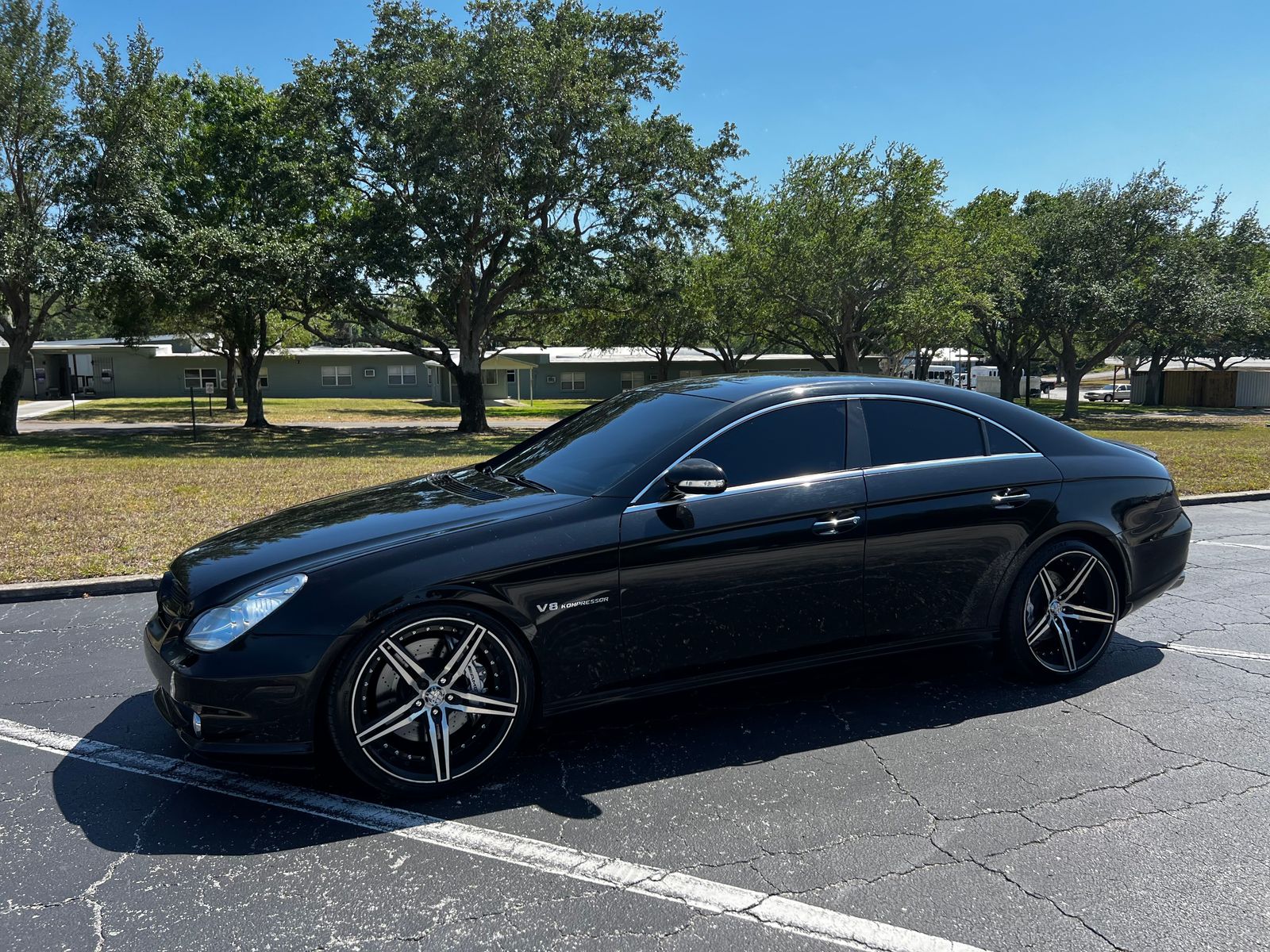 Mercedes-Benz CLS 55 AMG снимка Mercedes-Benz CLS 55 AMG
