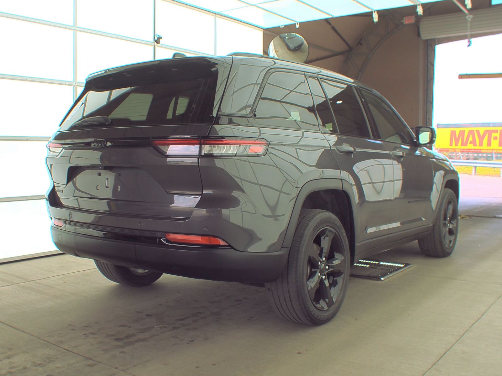 2022 Jeep Grand Cherokee Altitude AWD
