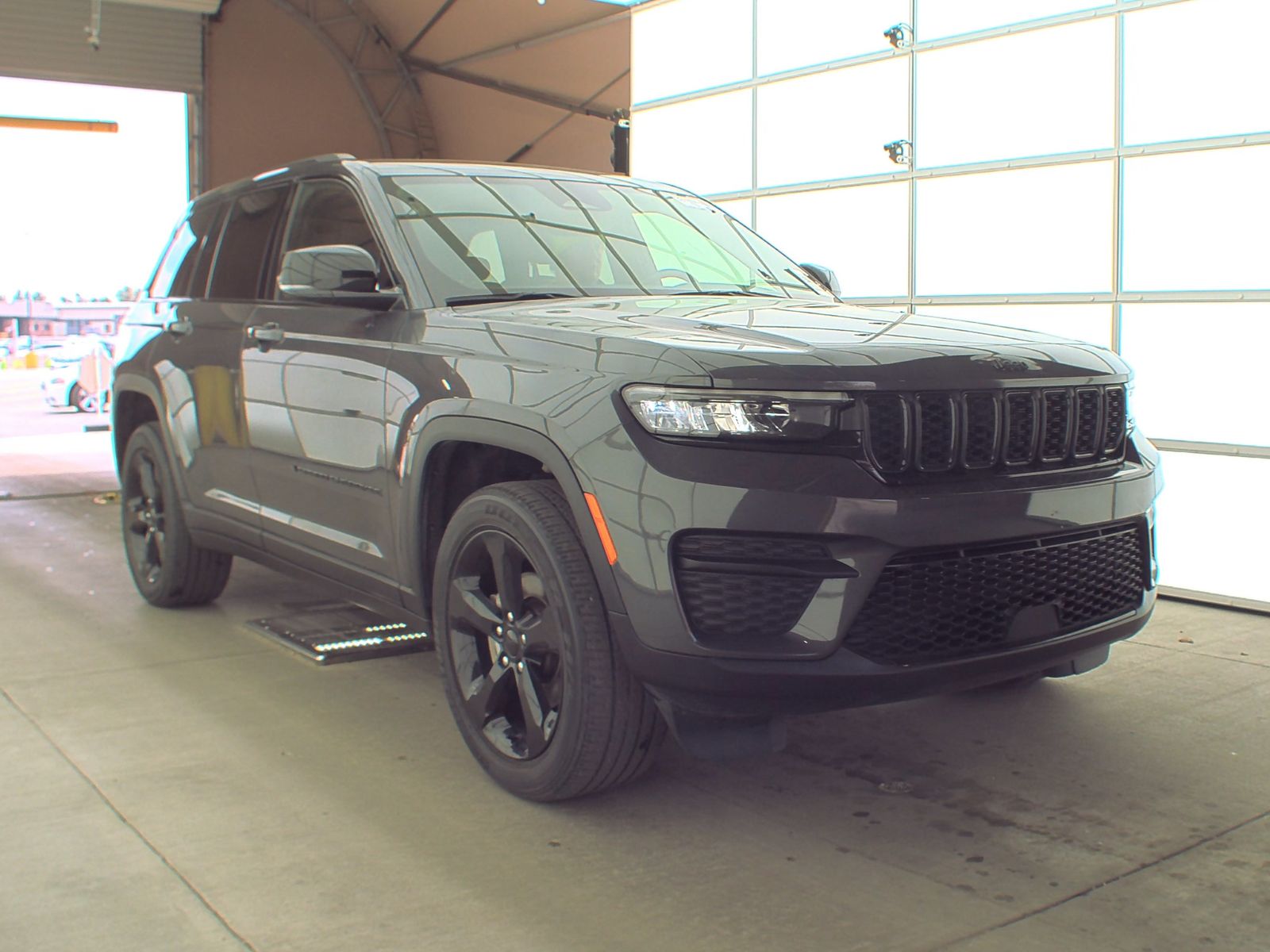 2022 Jeep Grand Cherokee Altitude AWD