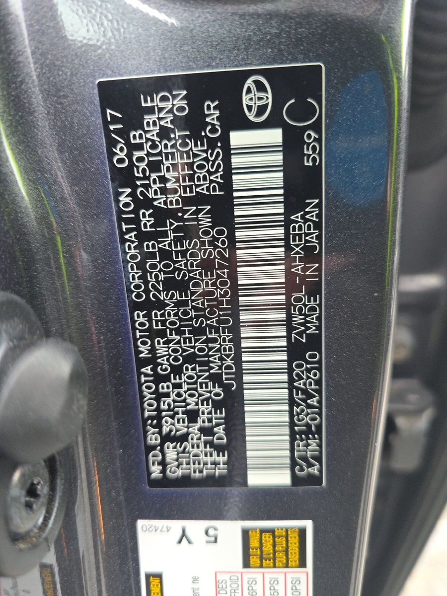 2017 Toyota Prius Two FWD