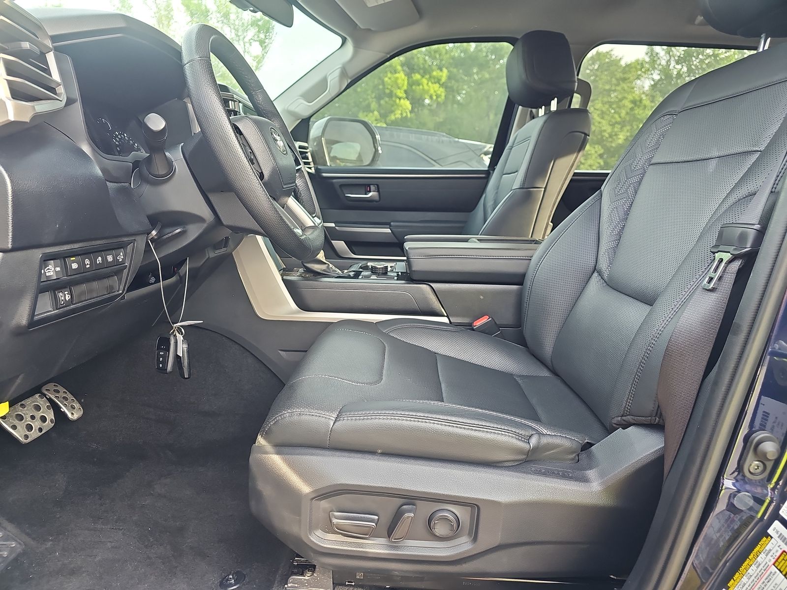 2023 Toyota Tundra SR5 AWD