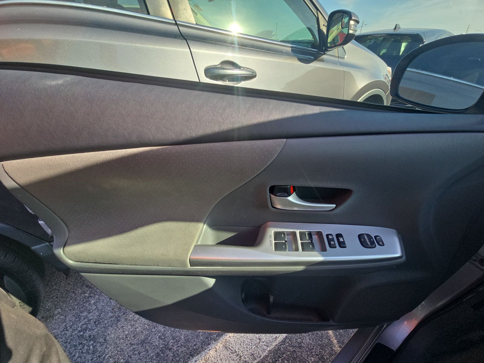 2012 Toyota Prius v Three FWD