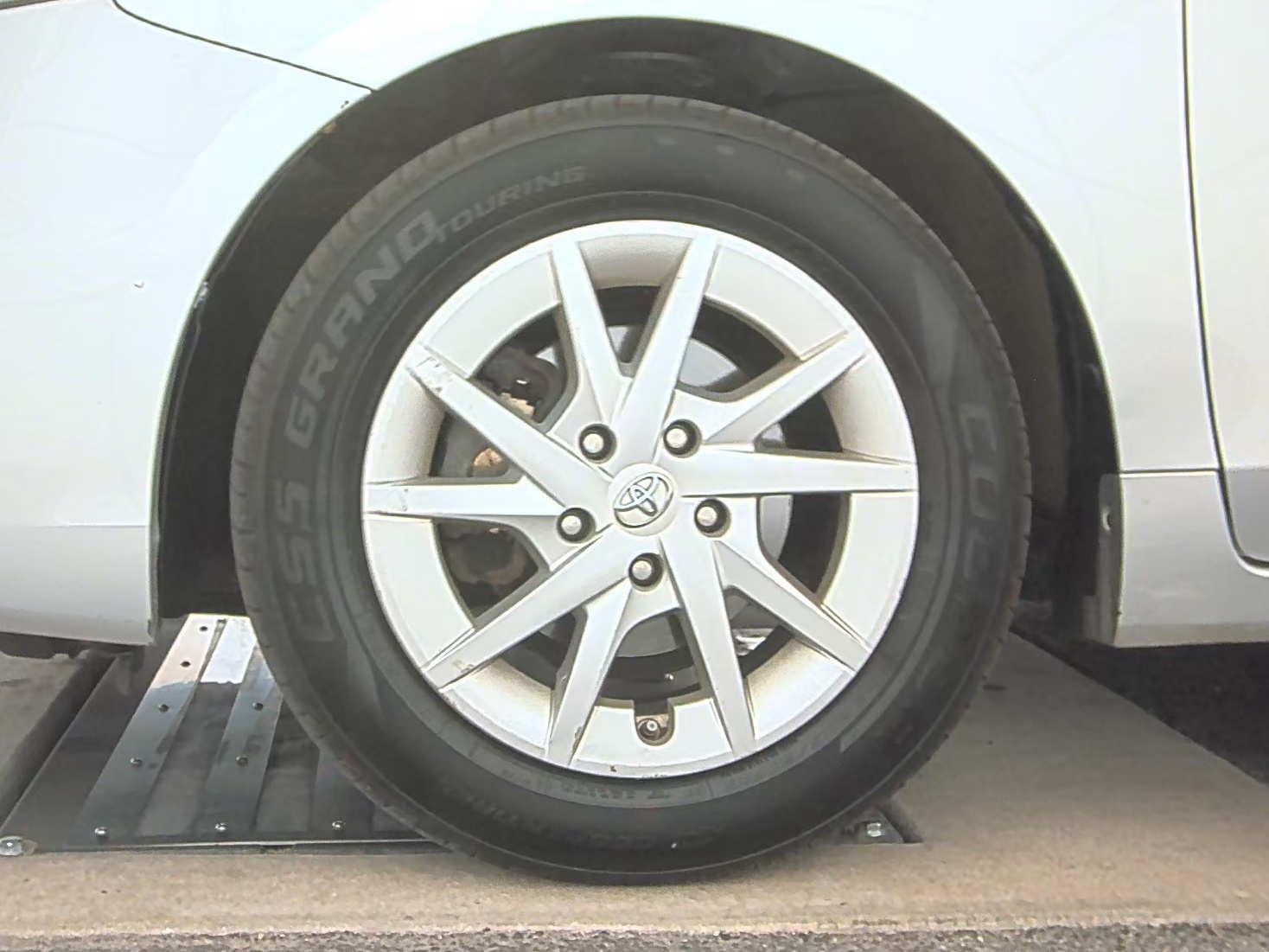 2012 Toyota Prius v Three FWD
