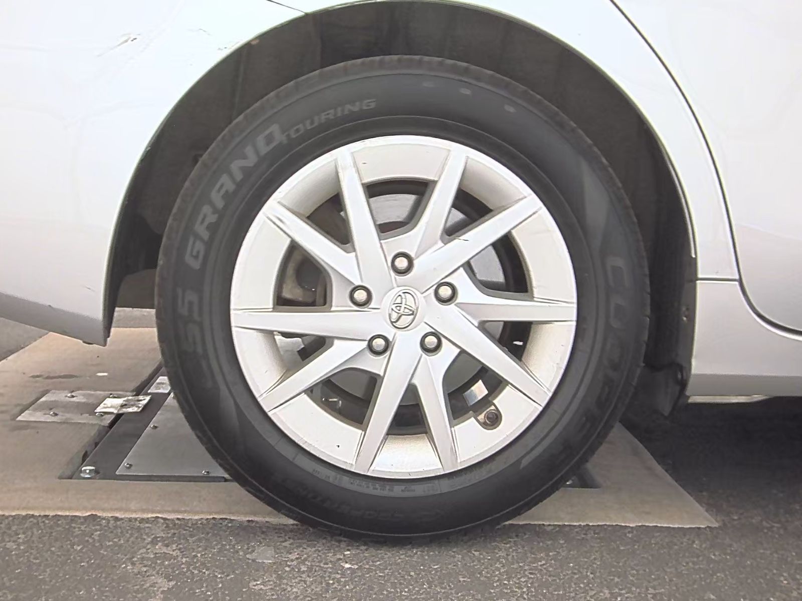 2012 Toyota Prius v Three FWD