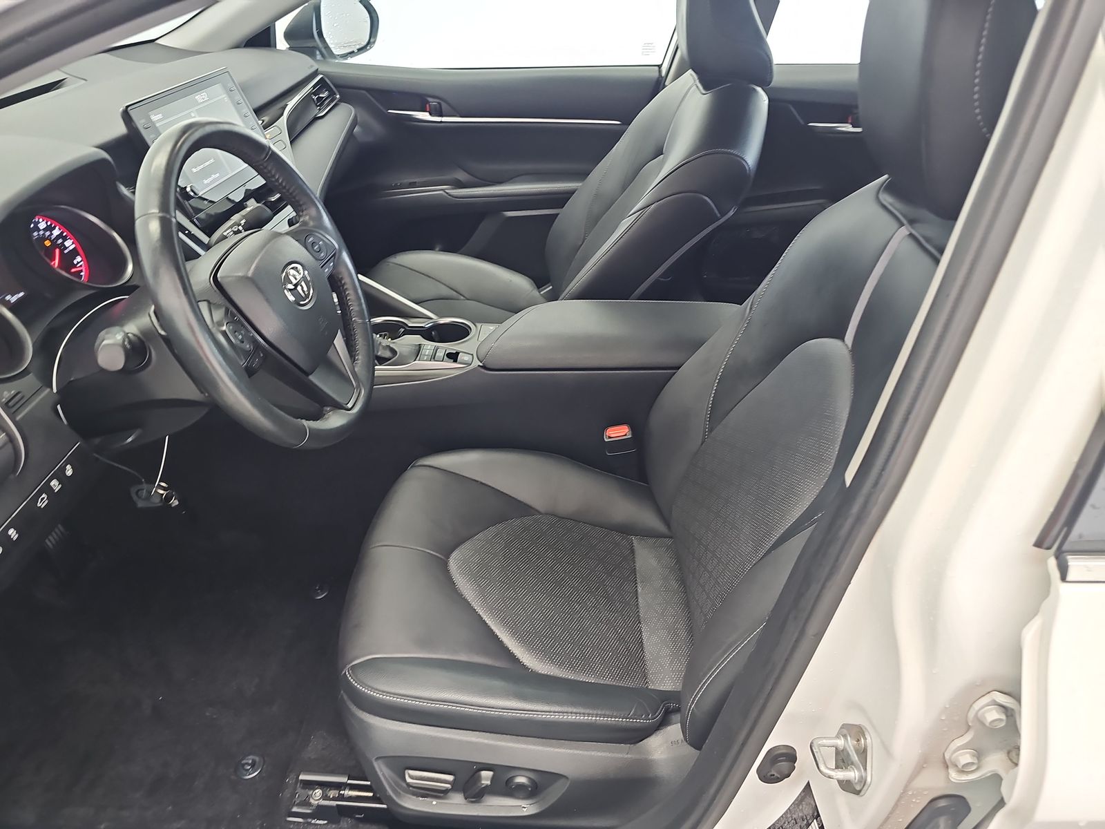 2022 Toyota Camry XSE AWD