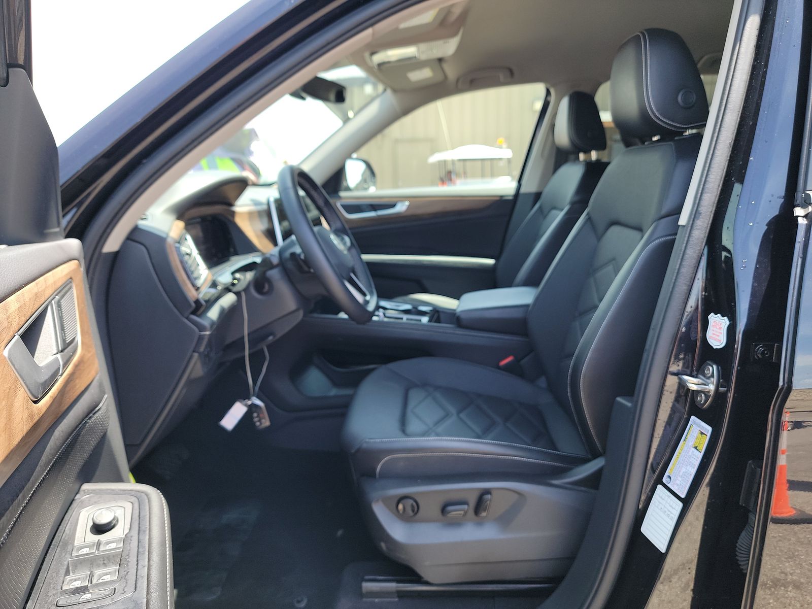2024 Volkswagen Atlas 2.0T SE FWD