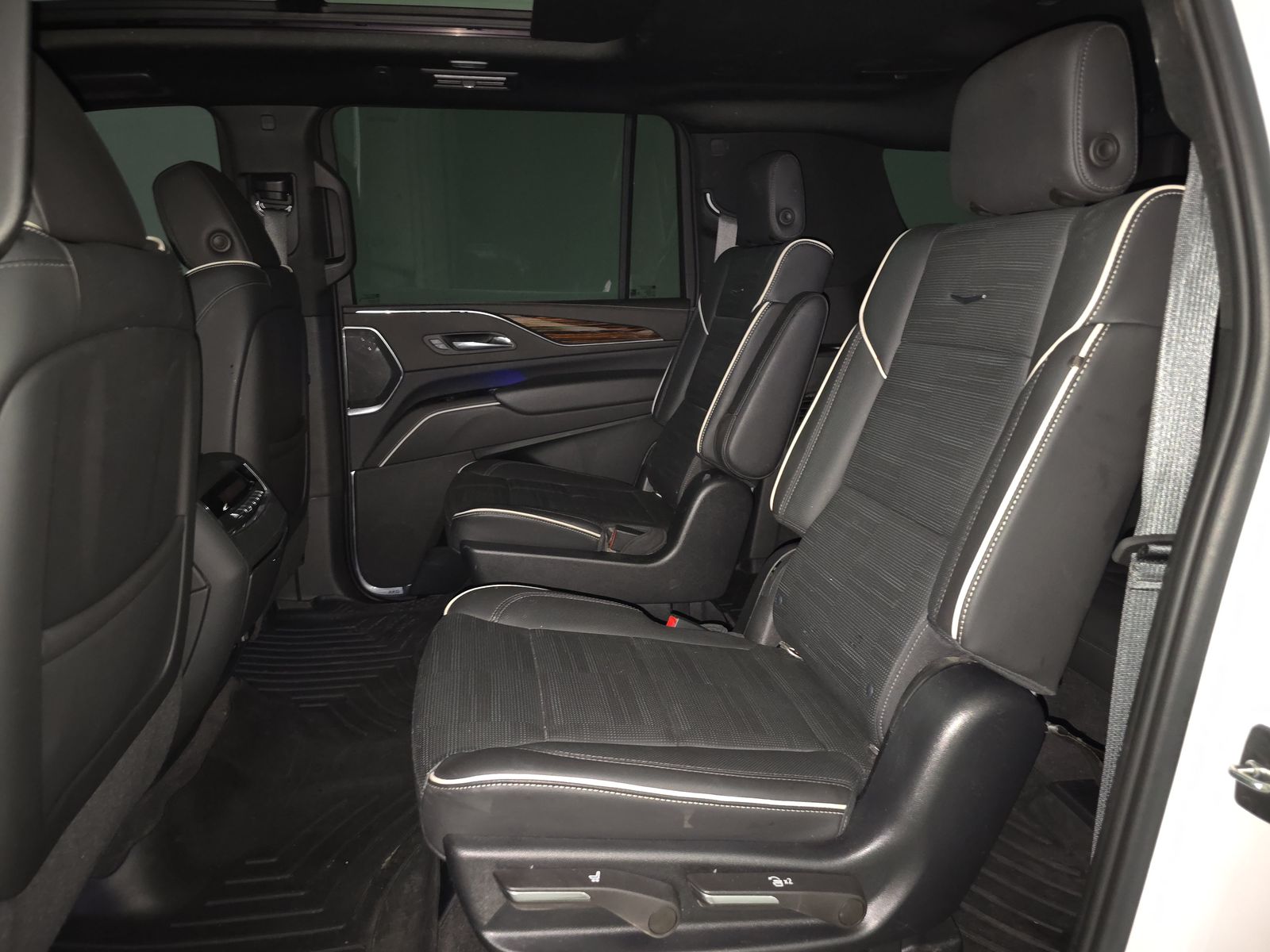 2022 Cadillac Escalade ESV Premium Luxury AWD