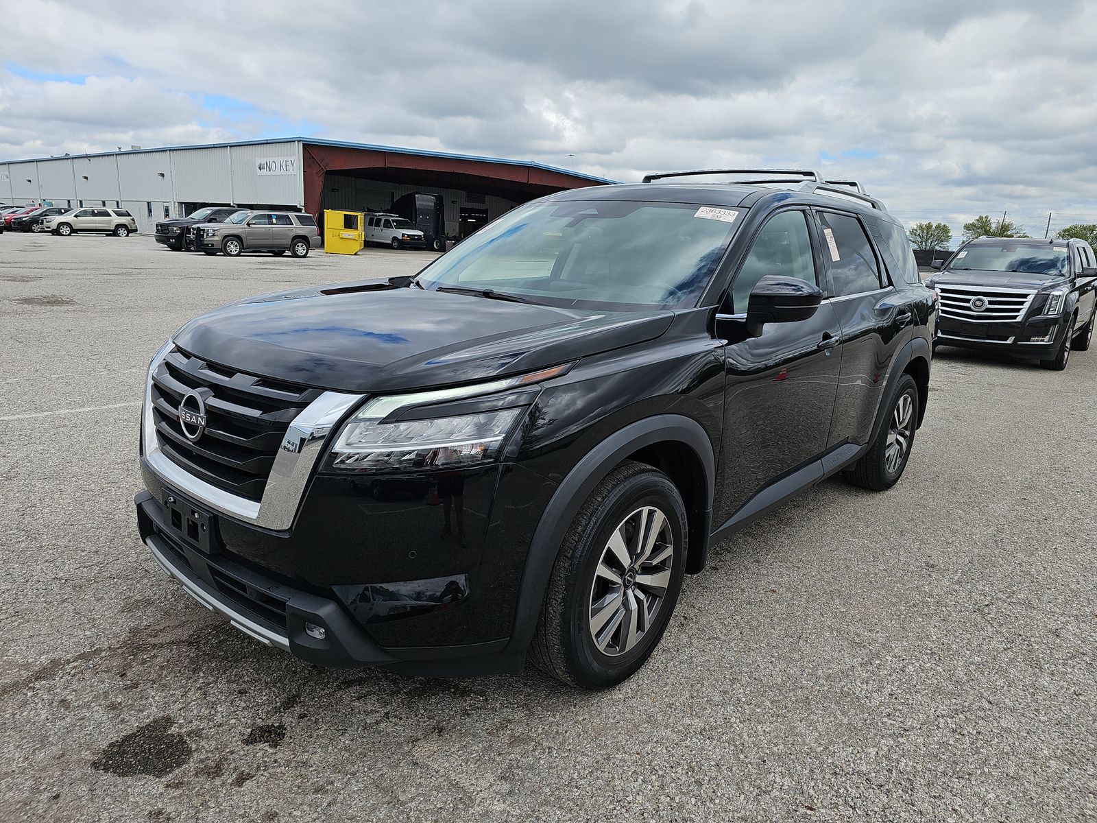 2022 Nissan Pathfinder SL AWD